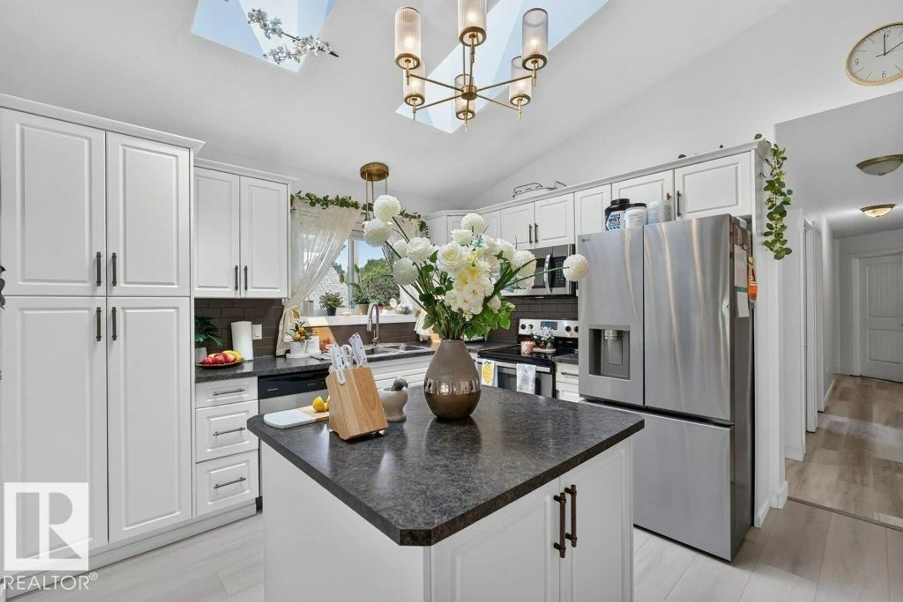Contemporary kitchen, ceramic/tile floor for 12219 89 ST, Edmonton Alberta T5B3W5