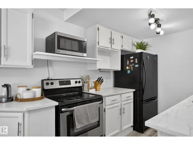 130 WOODSTOCK NW, Edmonton 2