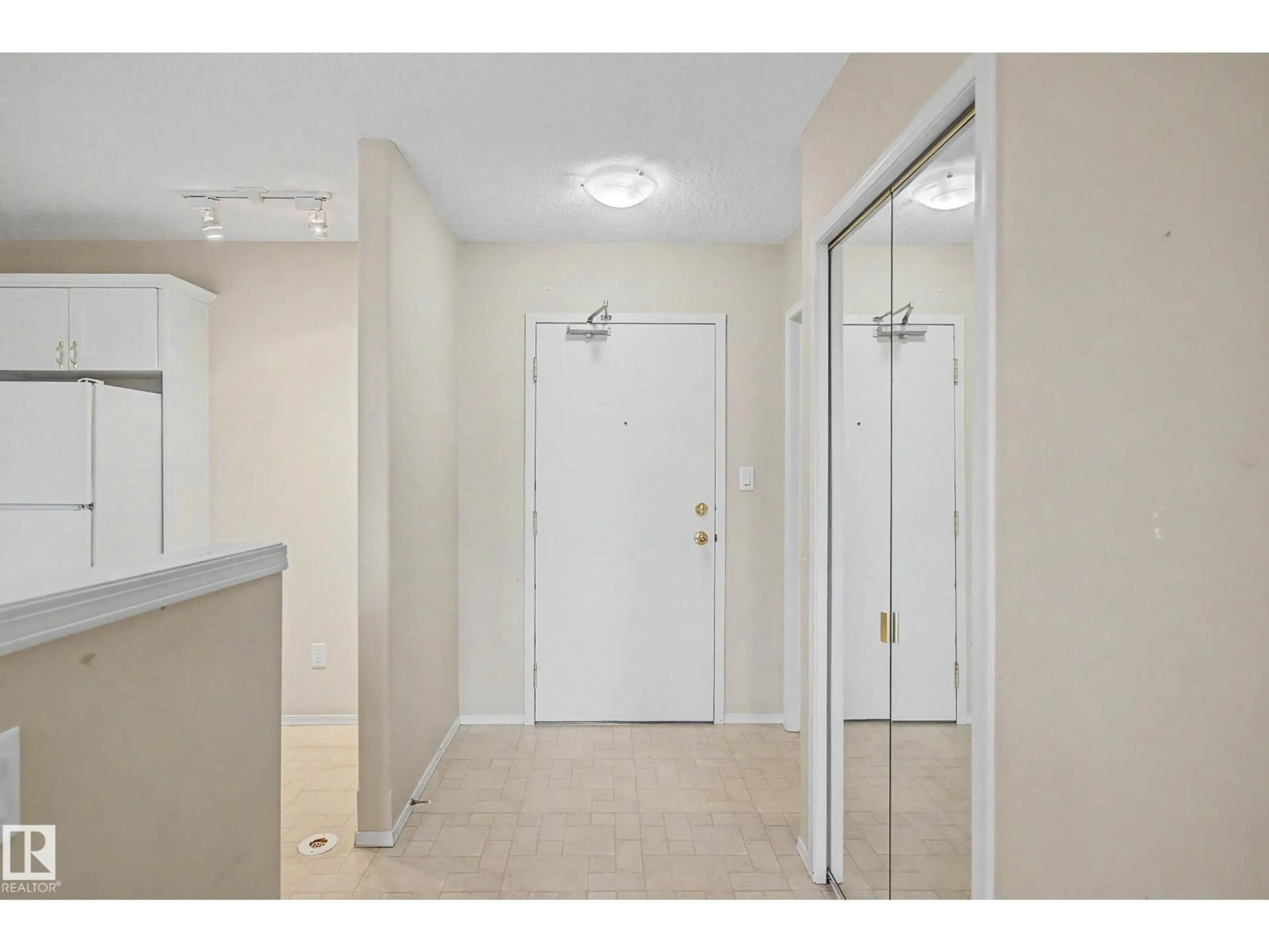 Unknown for 505 - 7839 96 ST, Edmonton Alberta T6C4R4