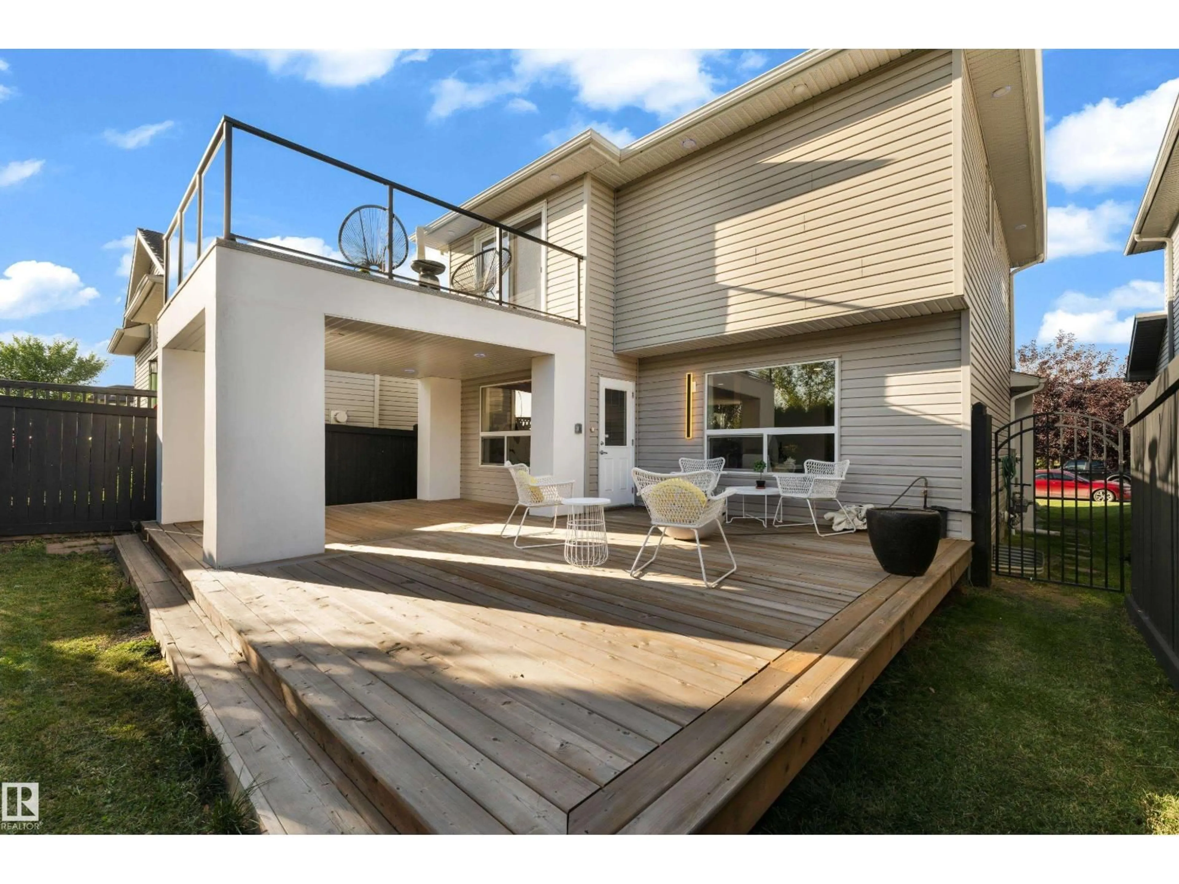 Patio, street for 3135 24 AV, Edmonton Alberta T6T0C9