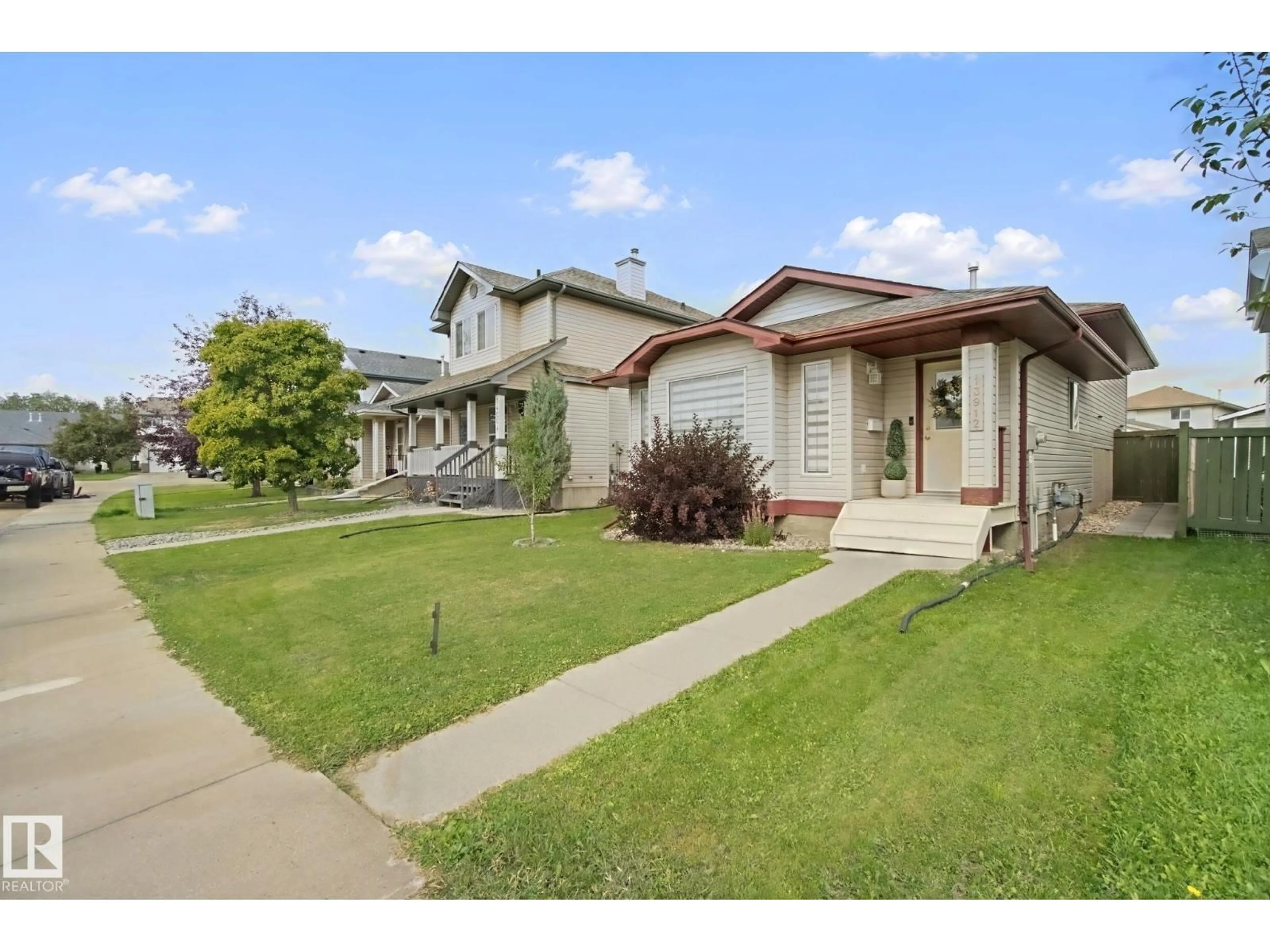 Unknown for 13912 156 AV, Edmonton Alberta T6V1T3