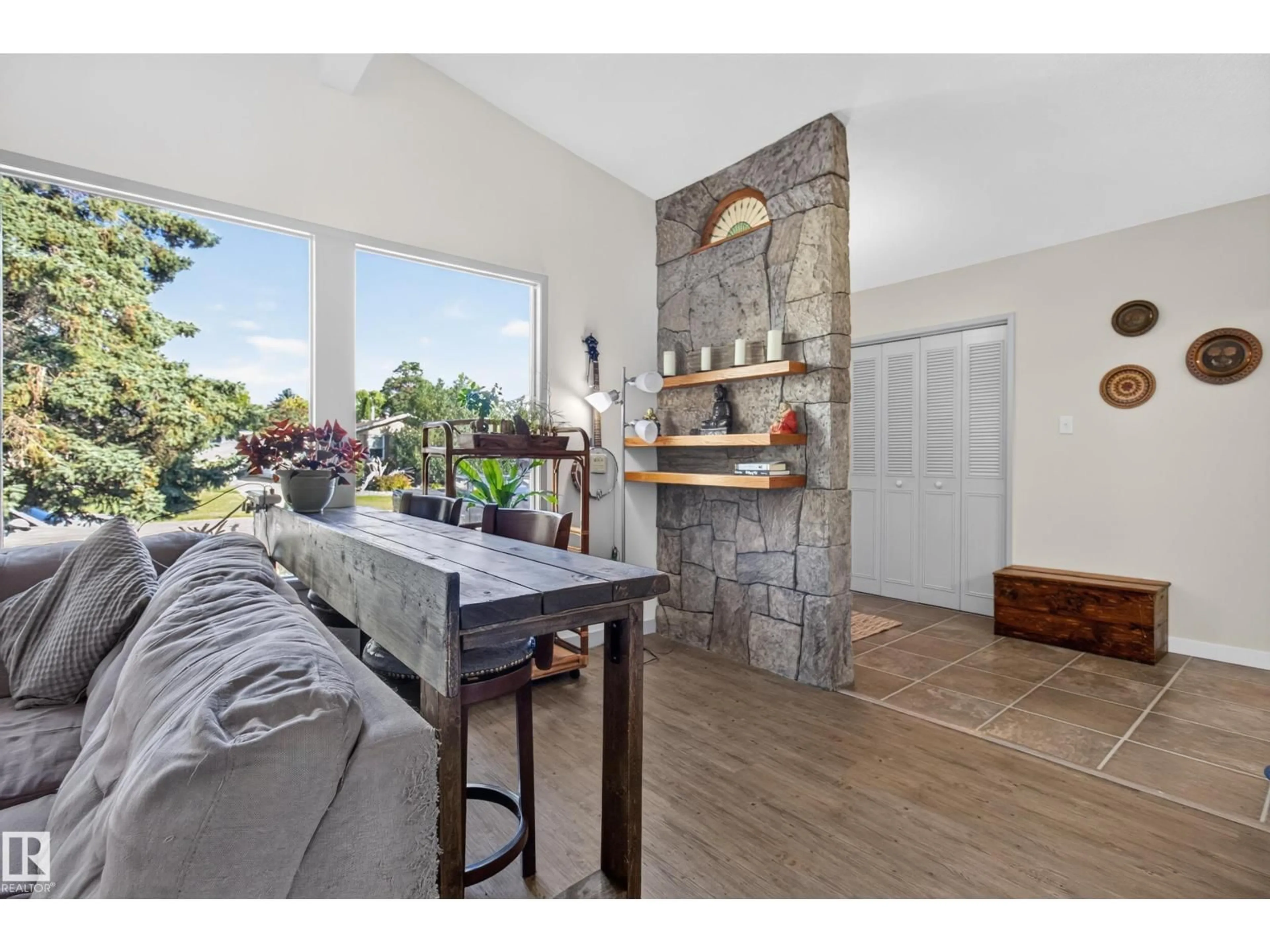 Open concept kitchen, ceramic/tile floor for 1042 PARKER DR, Sherwood Park Alberta T8A1C6