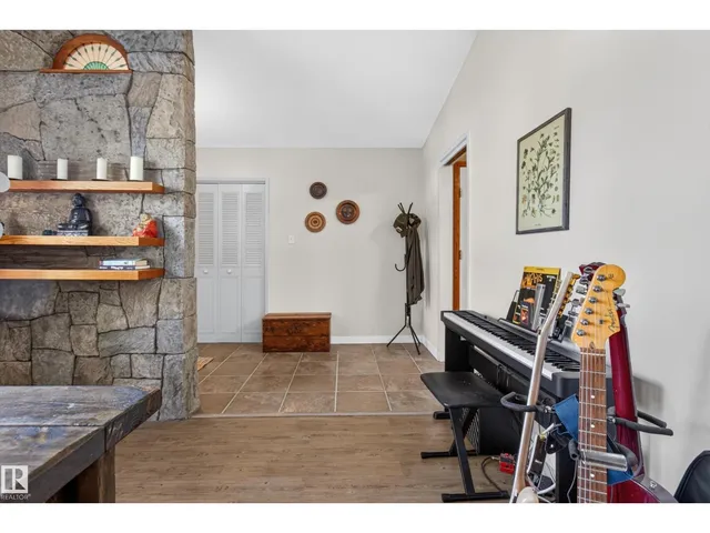 1042 PARKER DR, Sherwood Park 5