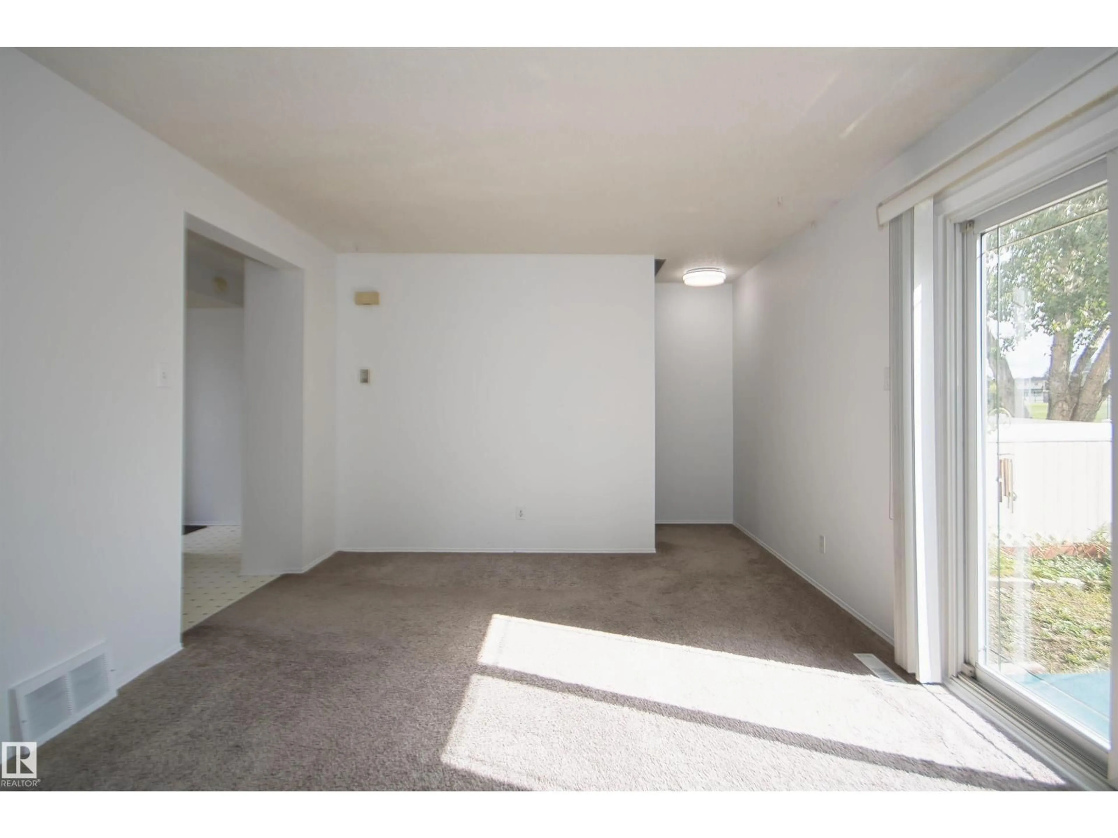 A pic of a room for 7743 37 AV, Edmonton Alberta T6K1T9