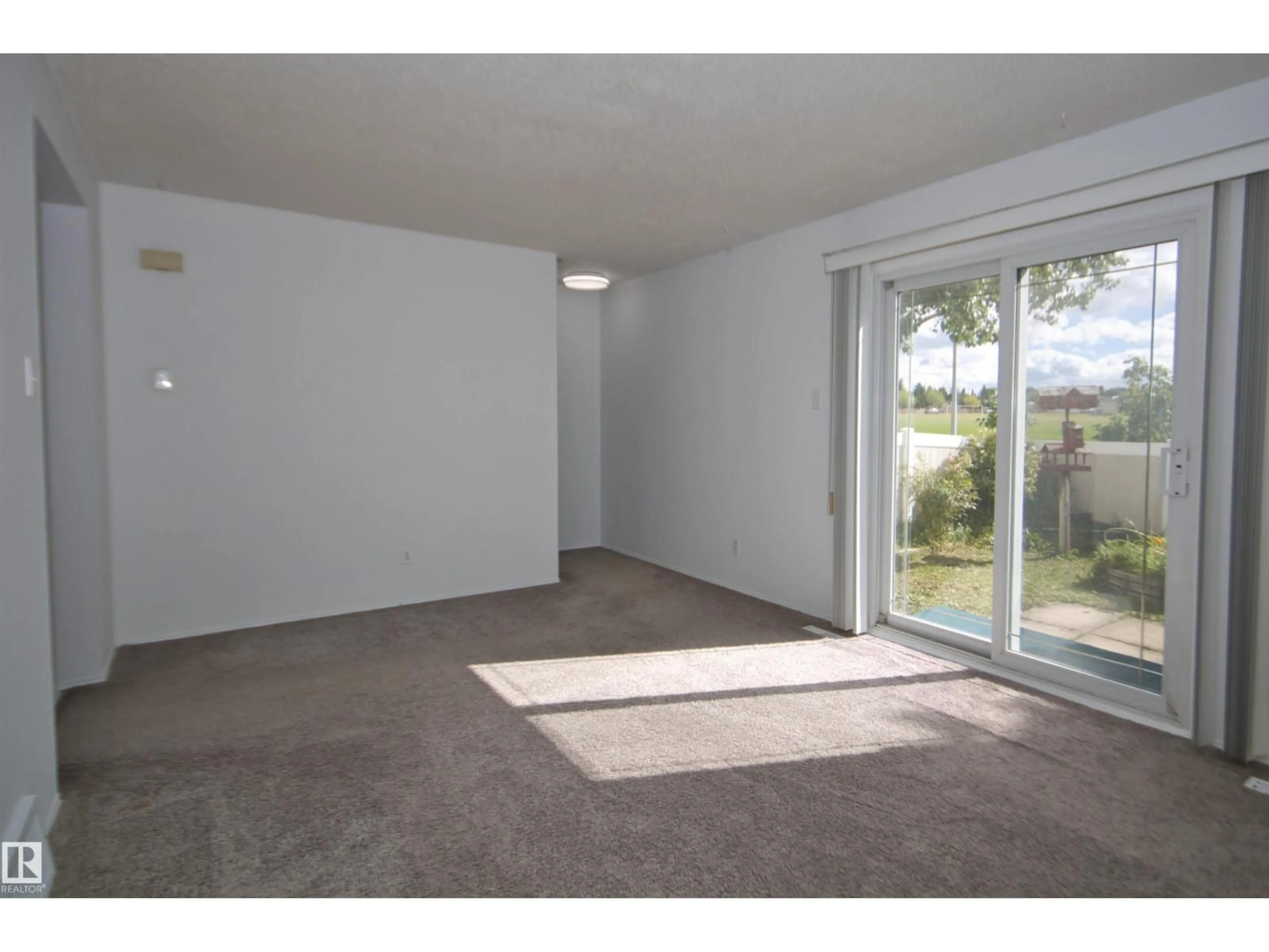 A pic of a room for 7743 37 AV, Edmonton Alberta T6K1T9