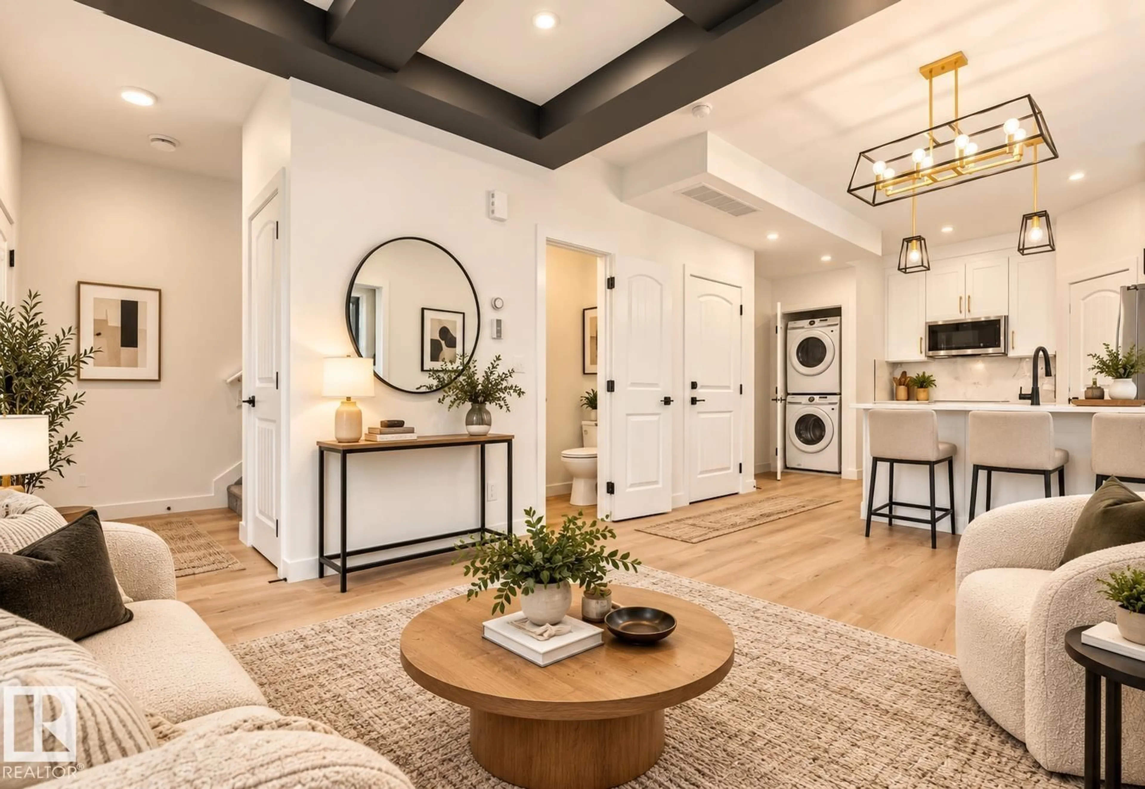 Indoor entryway for 5907 119 AV, Edmonton Alberta T5W1J5