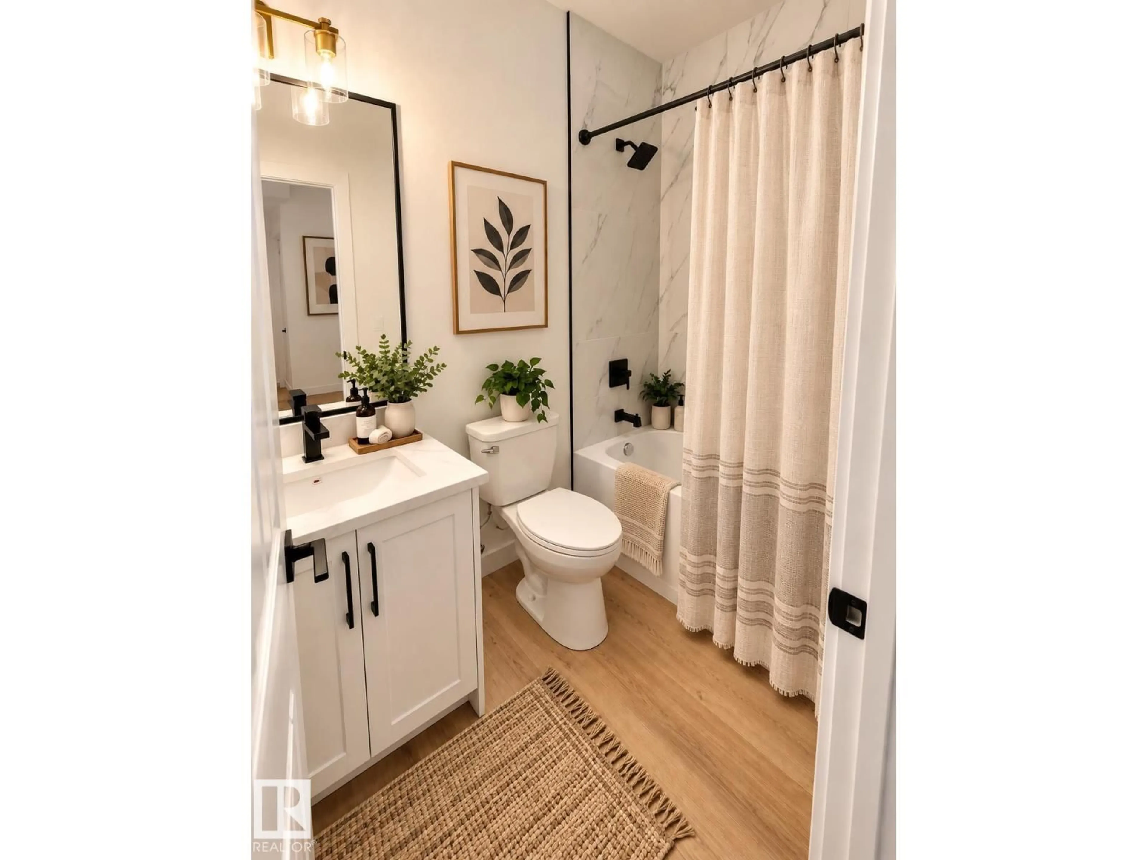 Contemporary bathroom, unknown for 5907 119 AV, Edmonton Alberta T5W1J5