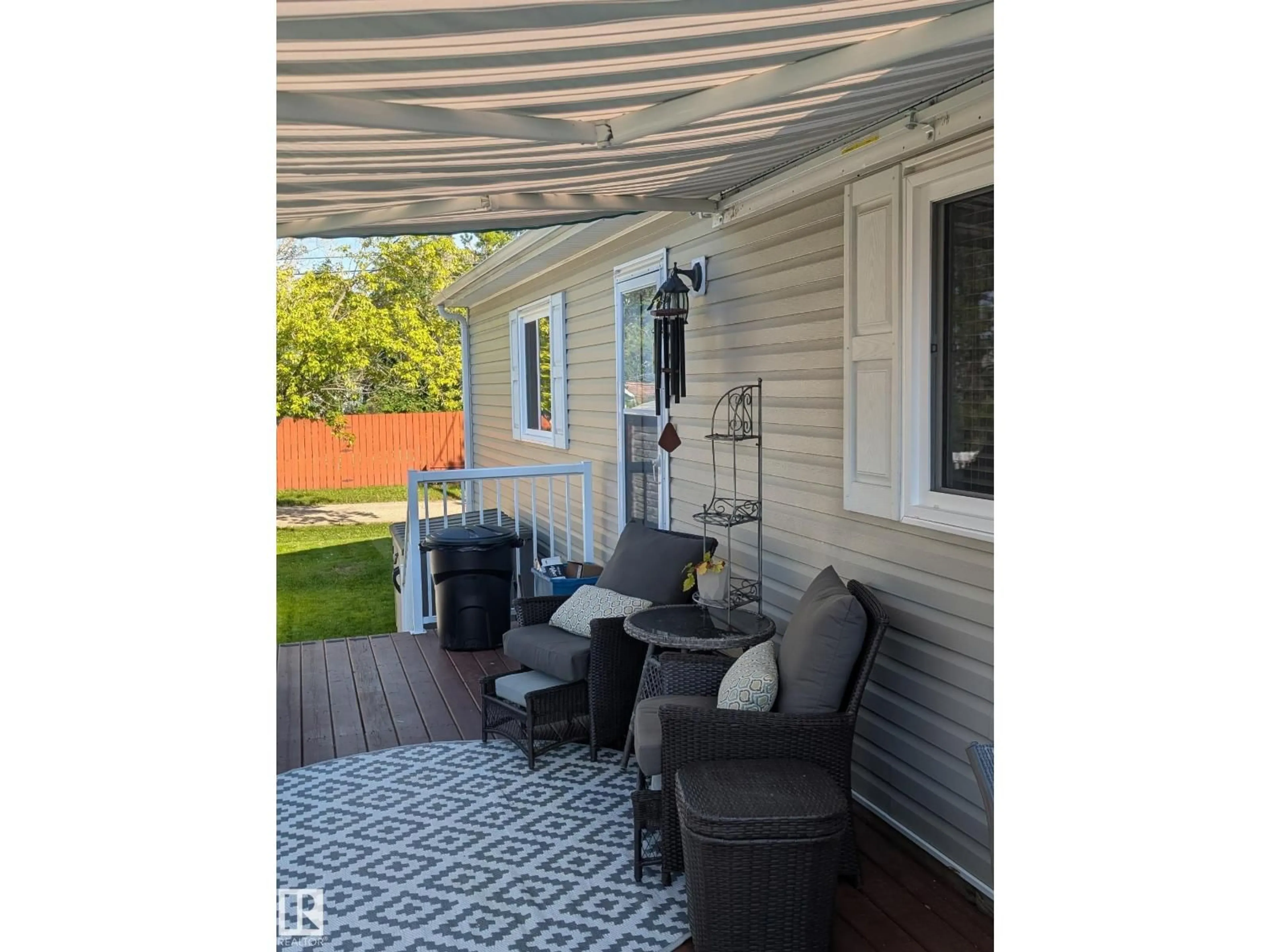 Patio, street for 25B - 4515 50 AVENUE, Barrhead Alberta T7N1J6