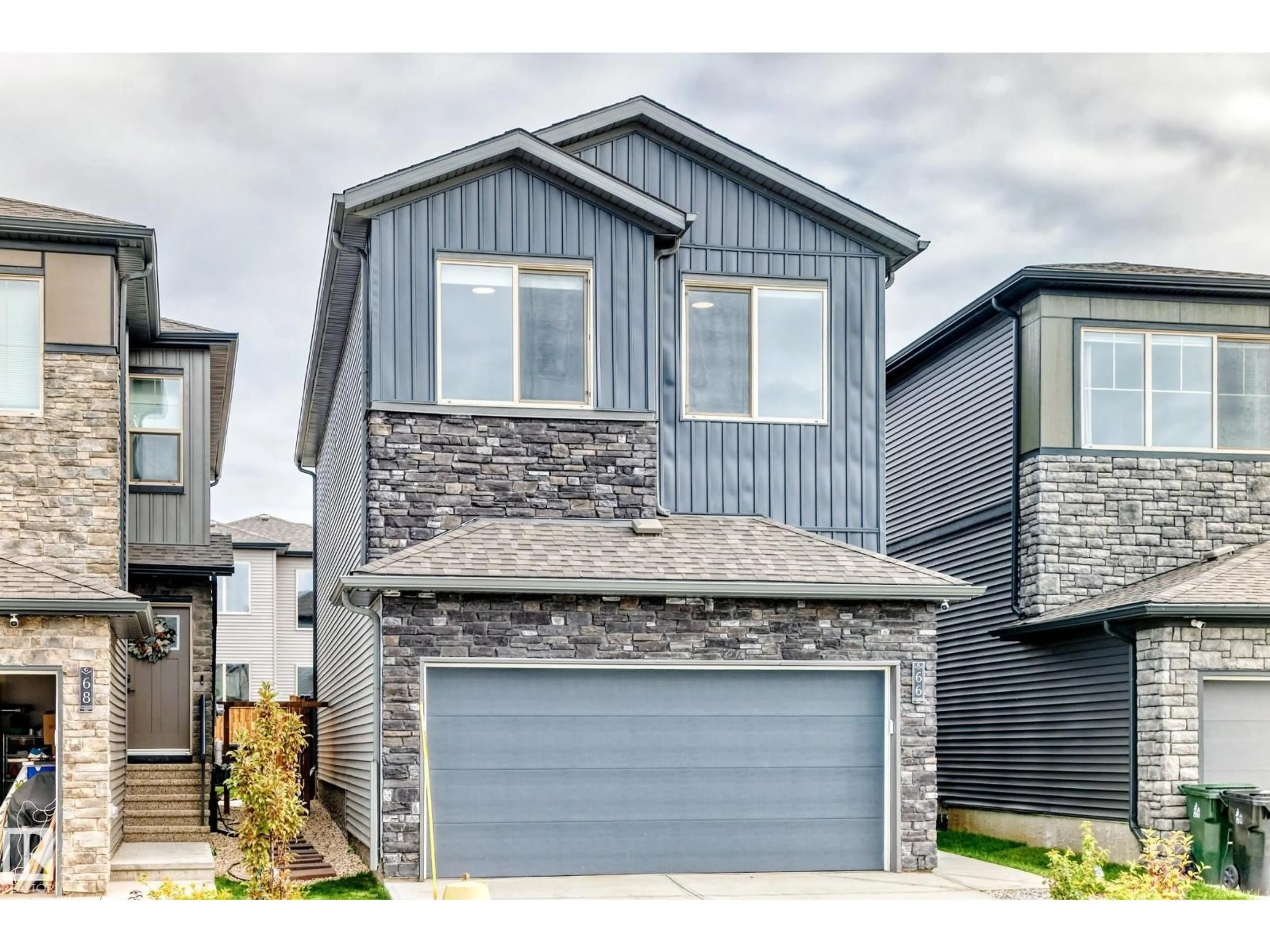 Home with vinyl exterior material, street for 66 GLADSTONE BN, Spruce Grove Alberta T7X0Z6