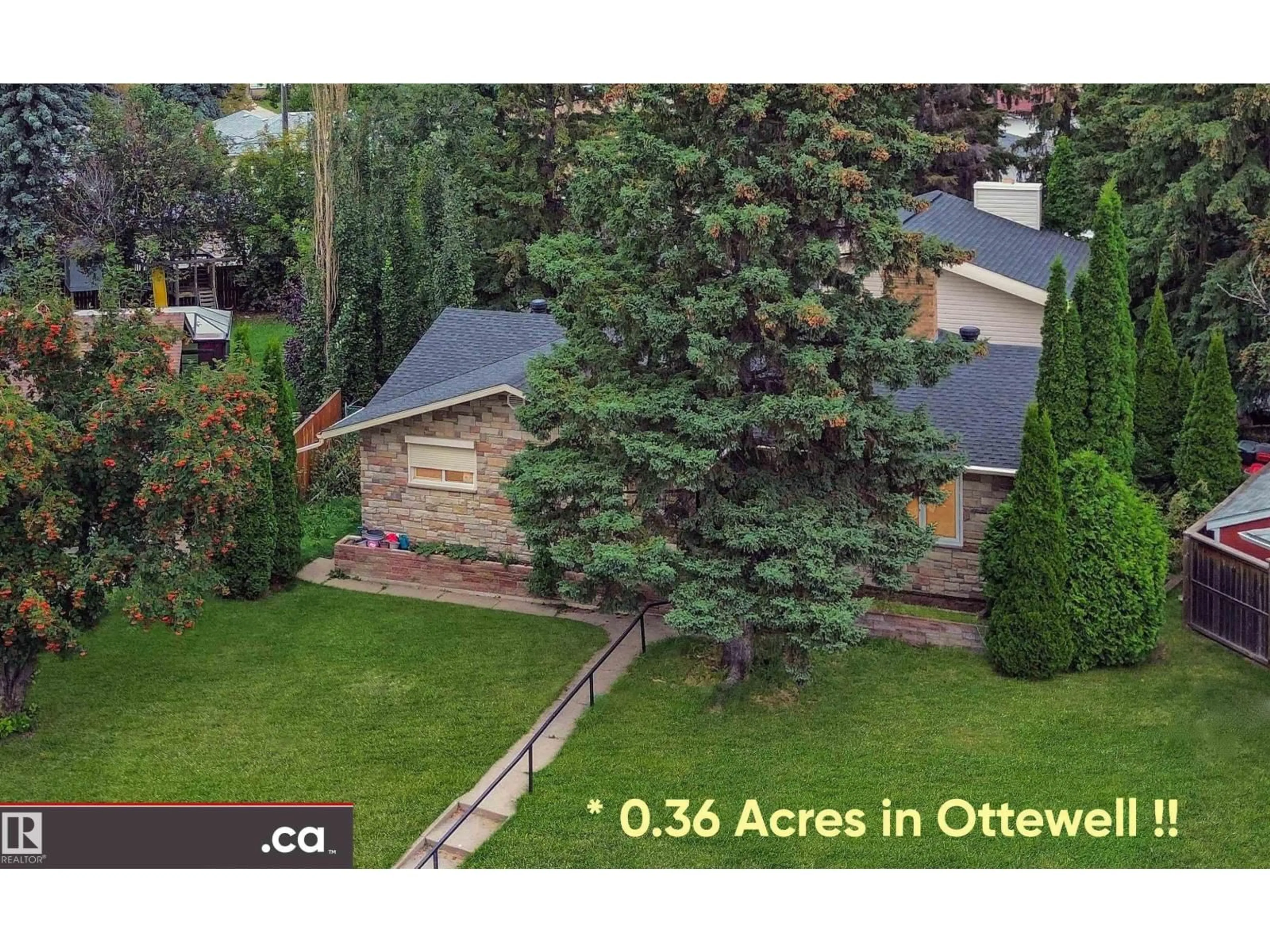 A pic from outside/outdoor area/front of a property/back of a property/a pic from drone, street for NW - 9657 68A ST, Edmonton Alberta T6B1V3