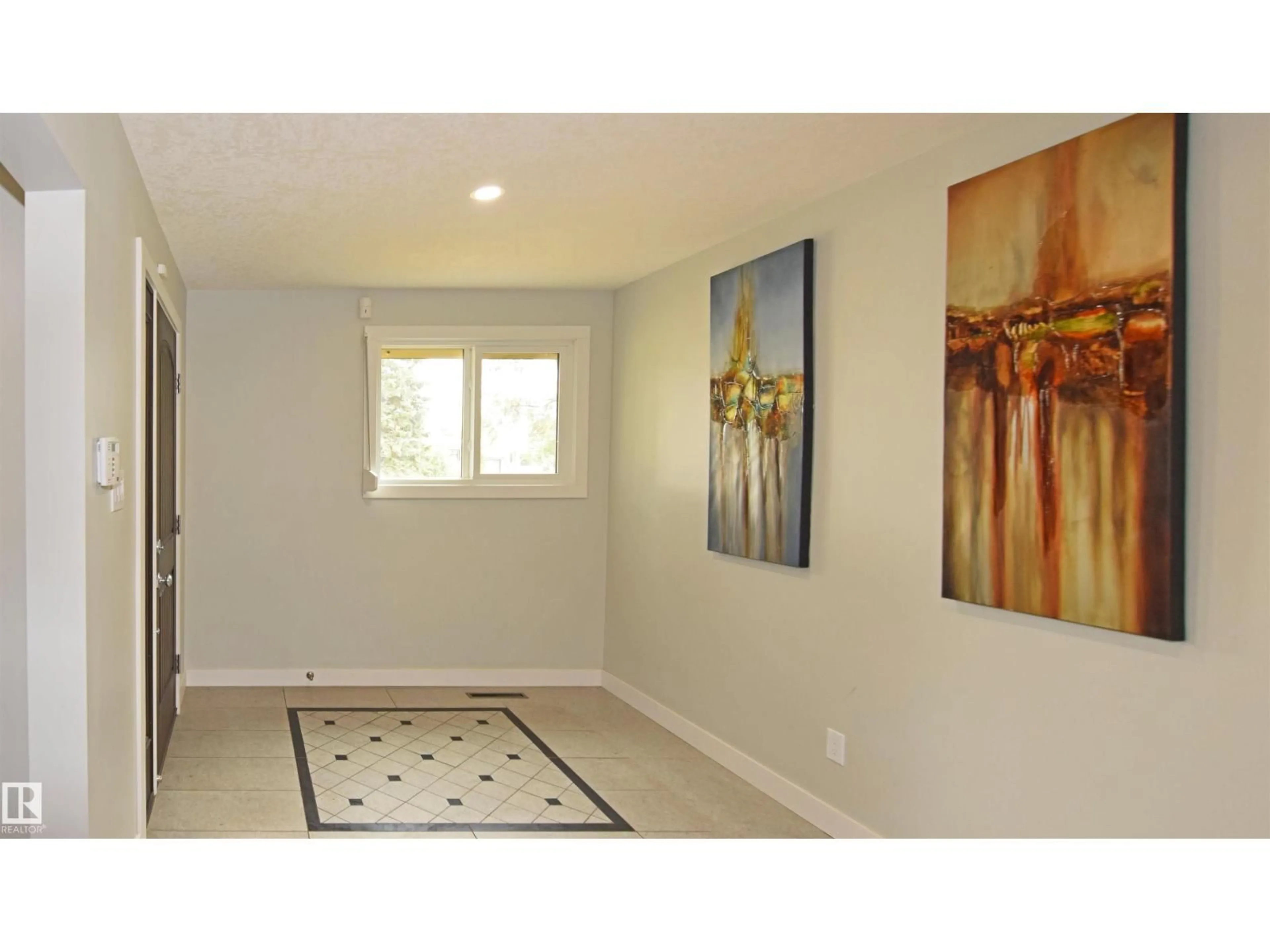 Indoor entryway for NW - 9657 68A ST, Edmonton Alberta T6B1V3