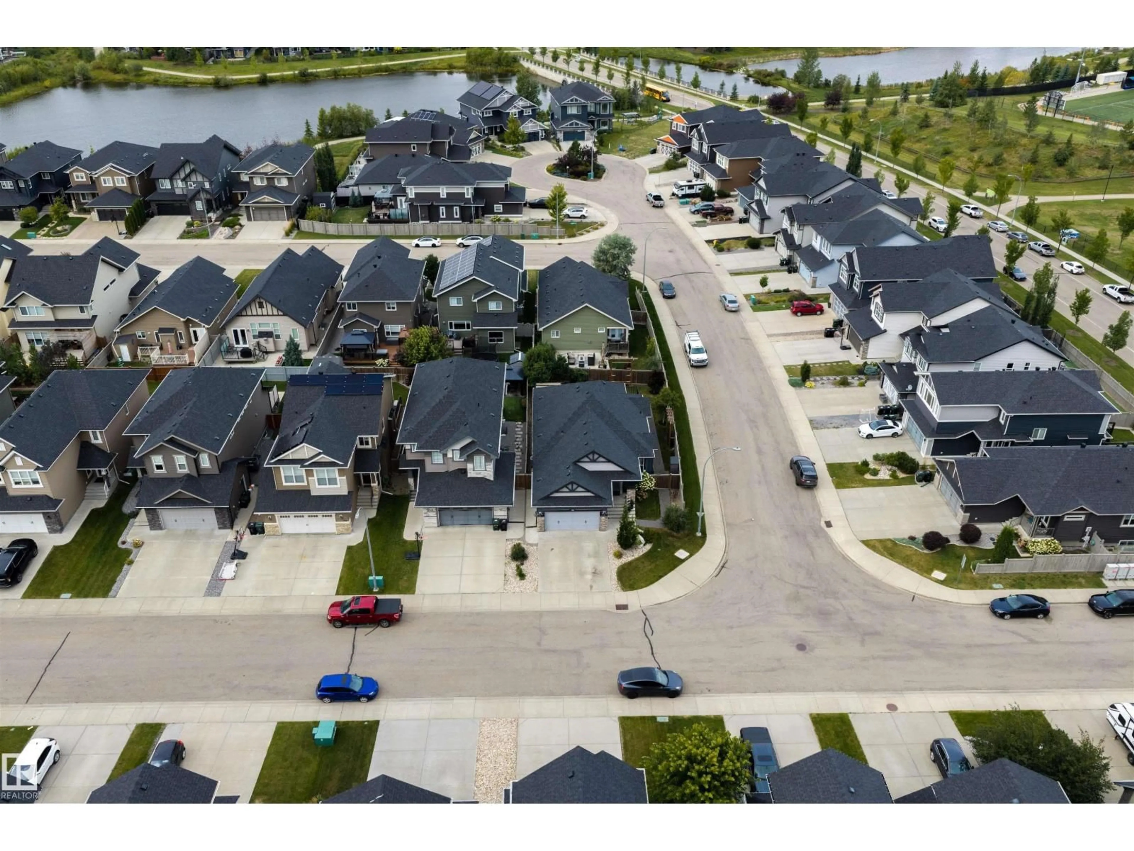 A pic from outside/outdoor area/front of a property/back of a property/a pic from drone, street for 109 ALDRIDGE CR, Sherwood Park Alberta T8H0Y2