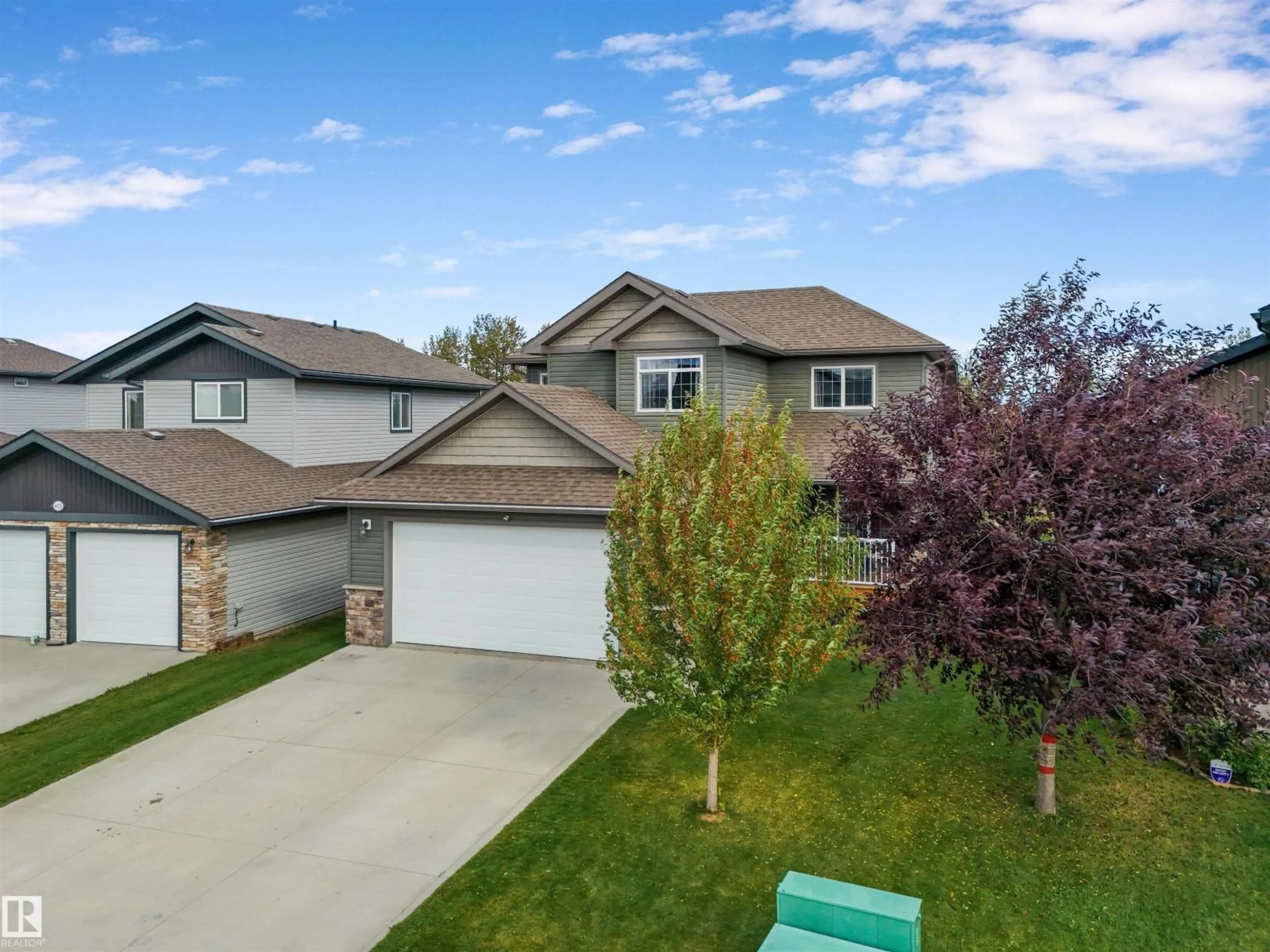 A pic from outside/outdoor area/front of a property/back of a property/a pic from drone, street for 4129 40 ST, Drayton Valley Alberta T7A0B5