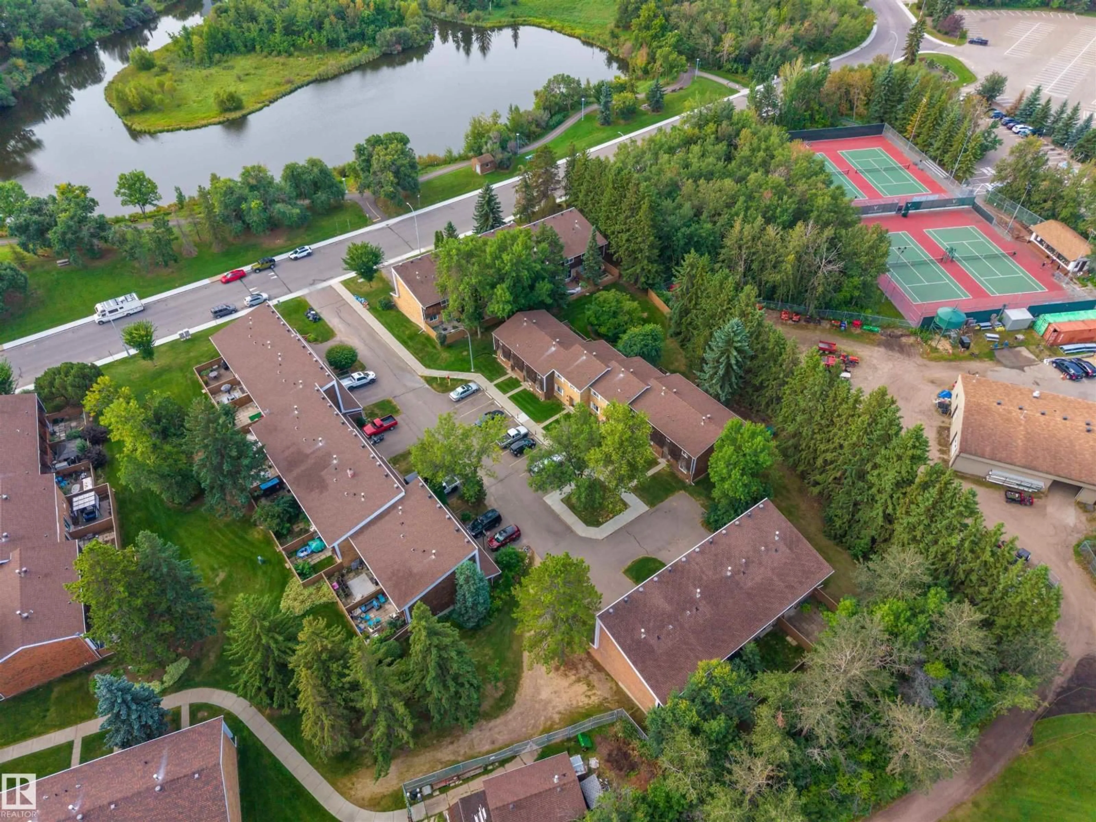 A pic from outside/outdoor area/front of a property/back of a property/a pic from drone, unknown for 164 GREAT OA, Sherwood Park Alberta T8A0V8