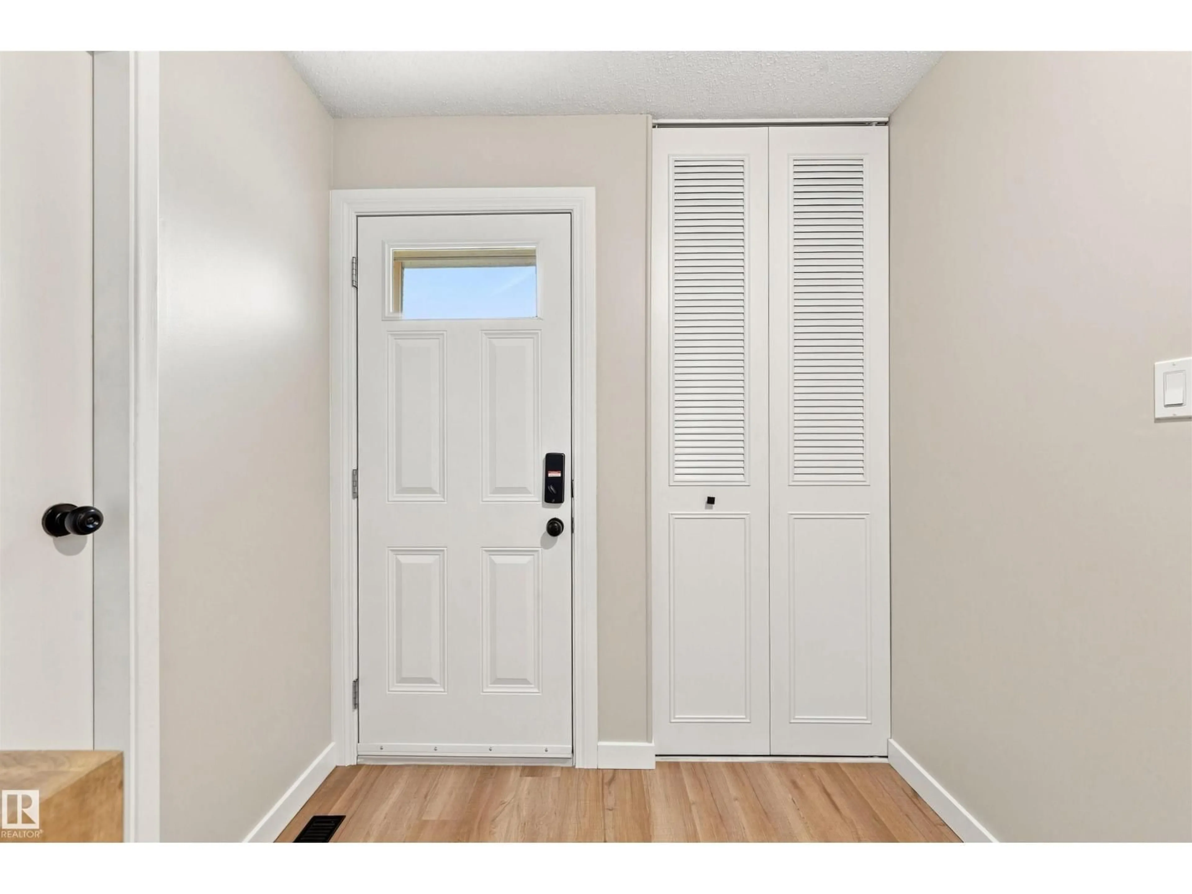 Indoor entryway for 164 GREAT OA, Sherwood Park Alberta T8A0V8