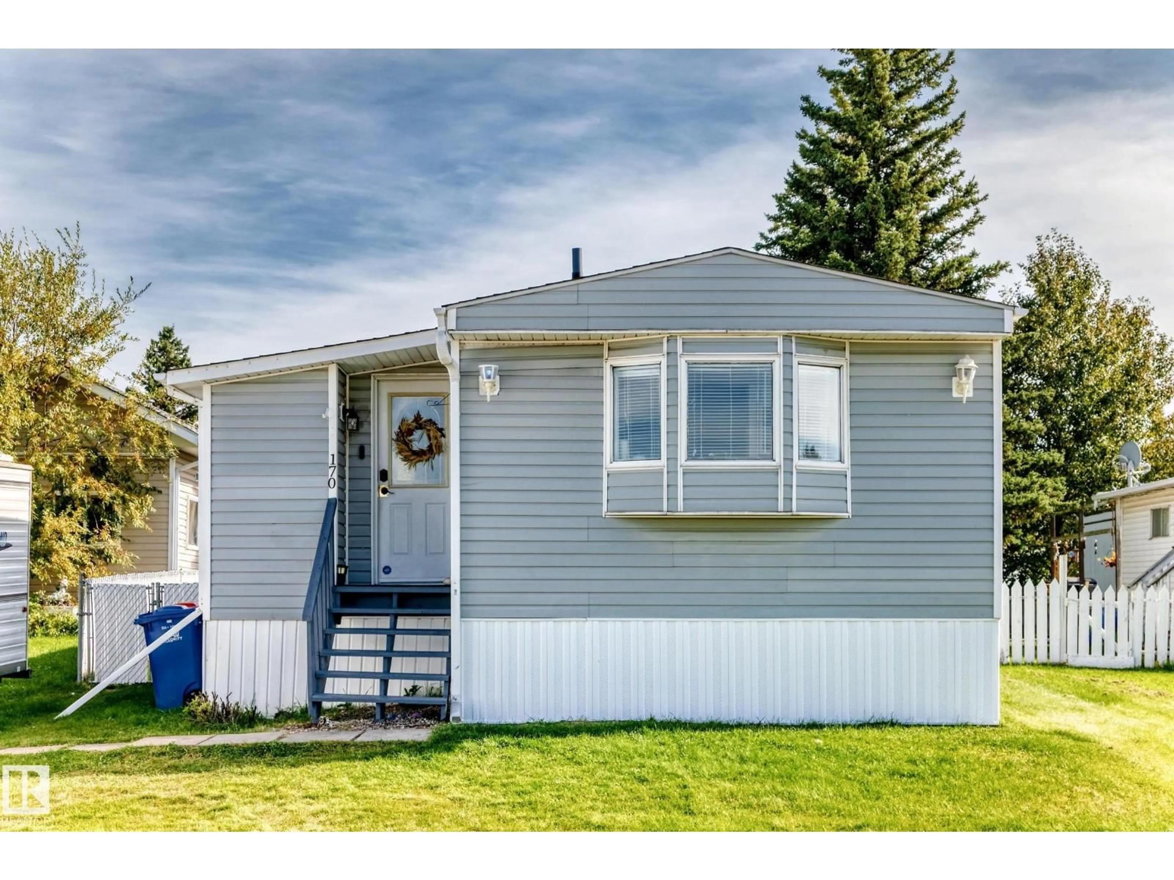 Home with vinyl exterior material, street for 170 PARKLAND DR, Rural Parkland County Alberta T7X3N7