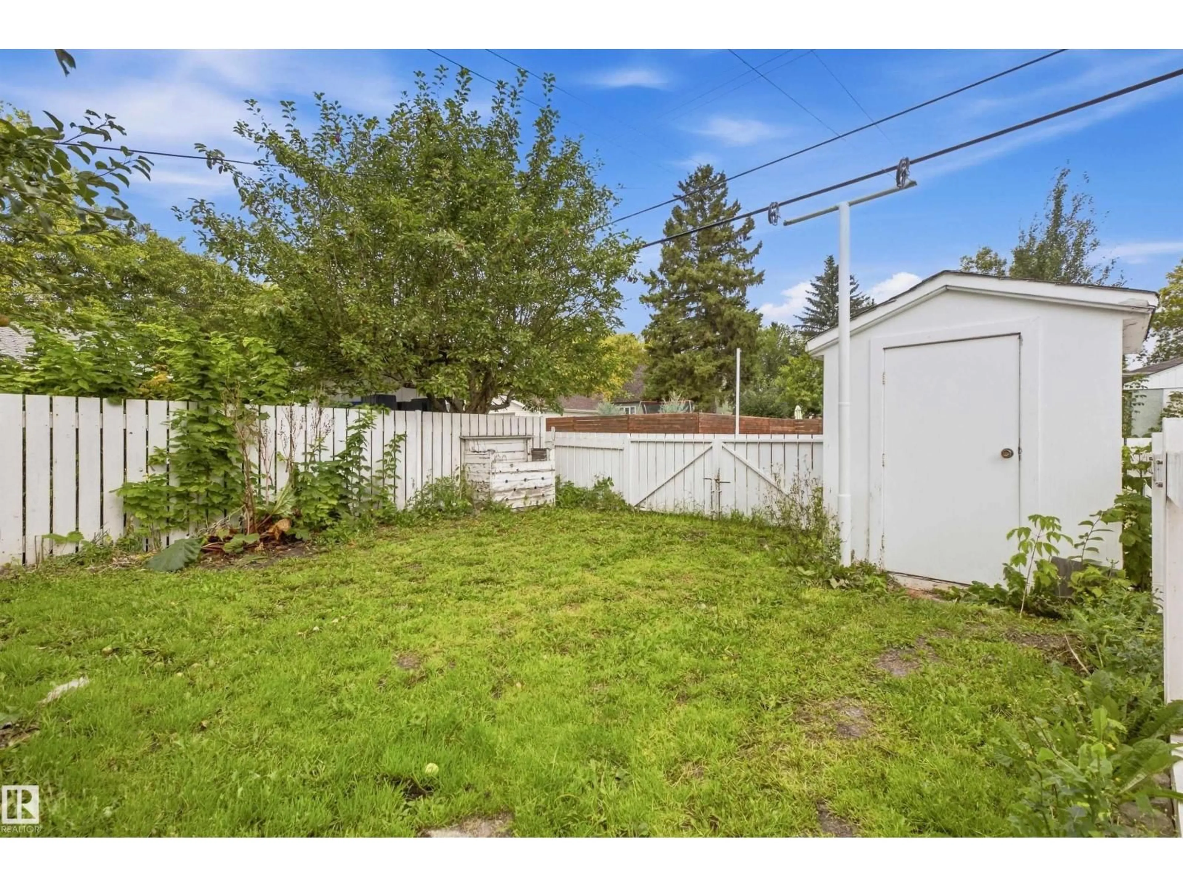 Shed for 13024 SHERBROOKE AV, Edmonton Alberta T5L4E8