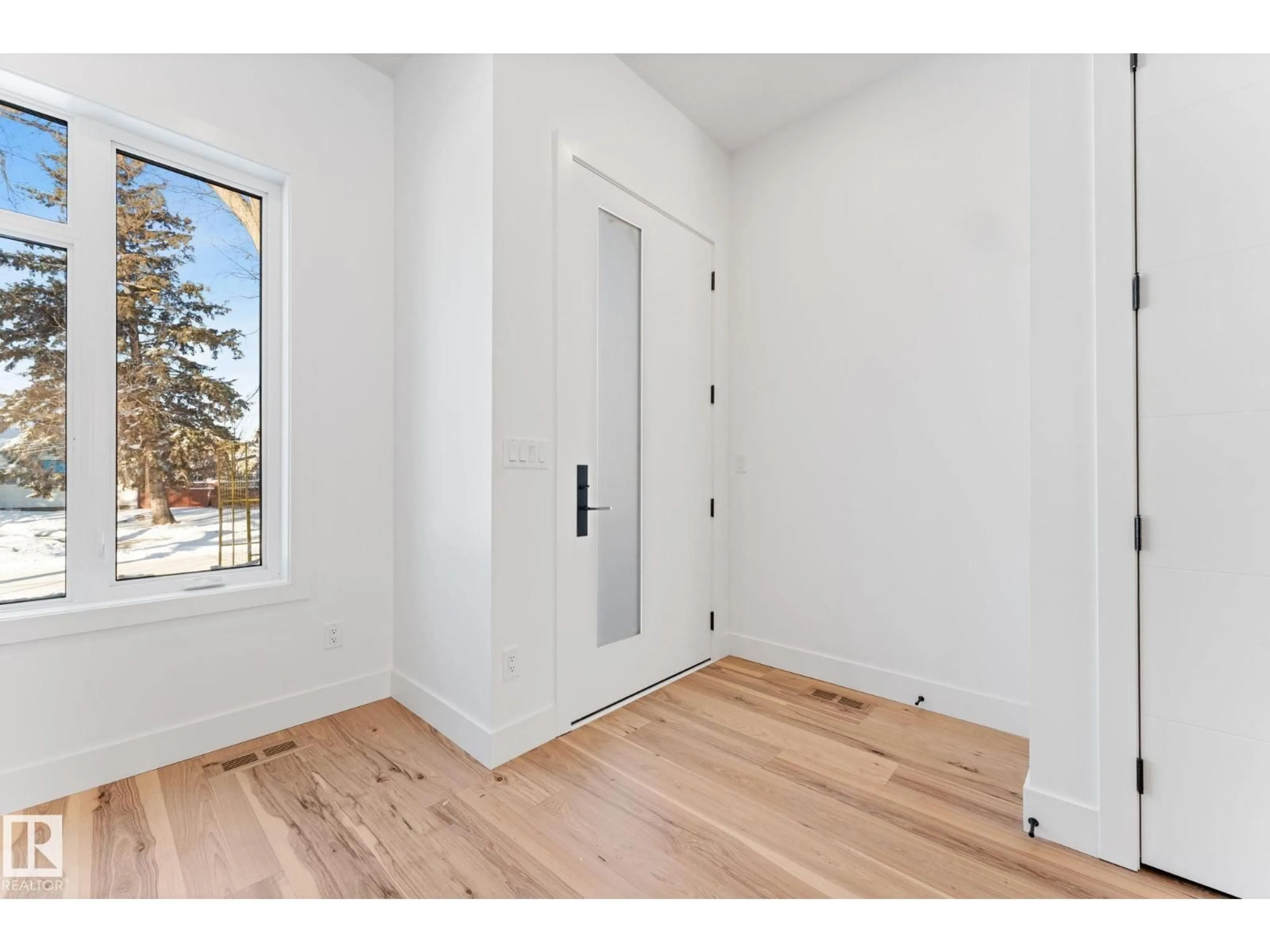 Indoor entryway for NW - 11021 132 ST, Edmonton Alberta T8N7K9