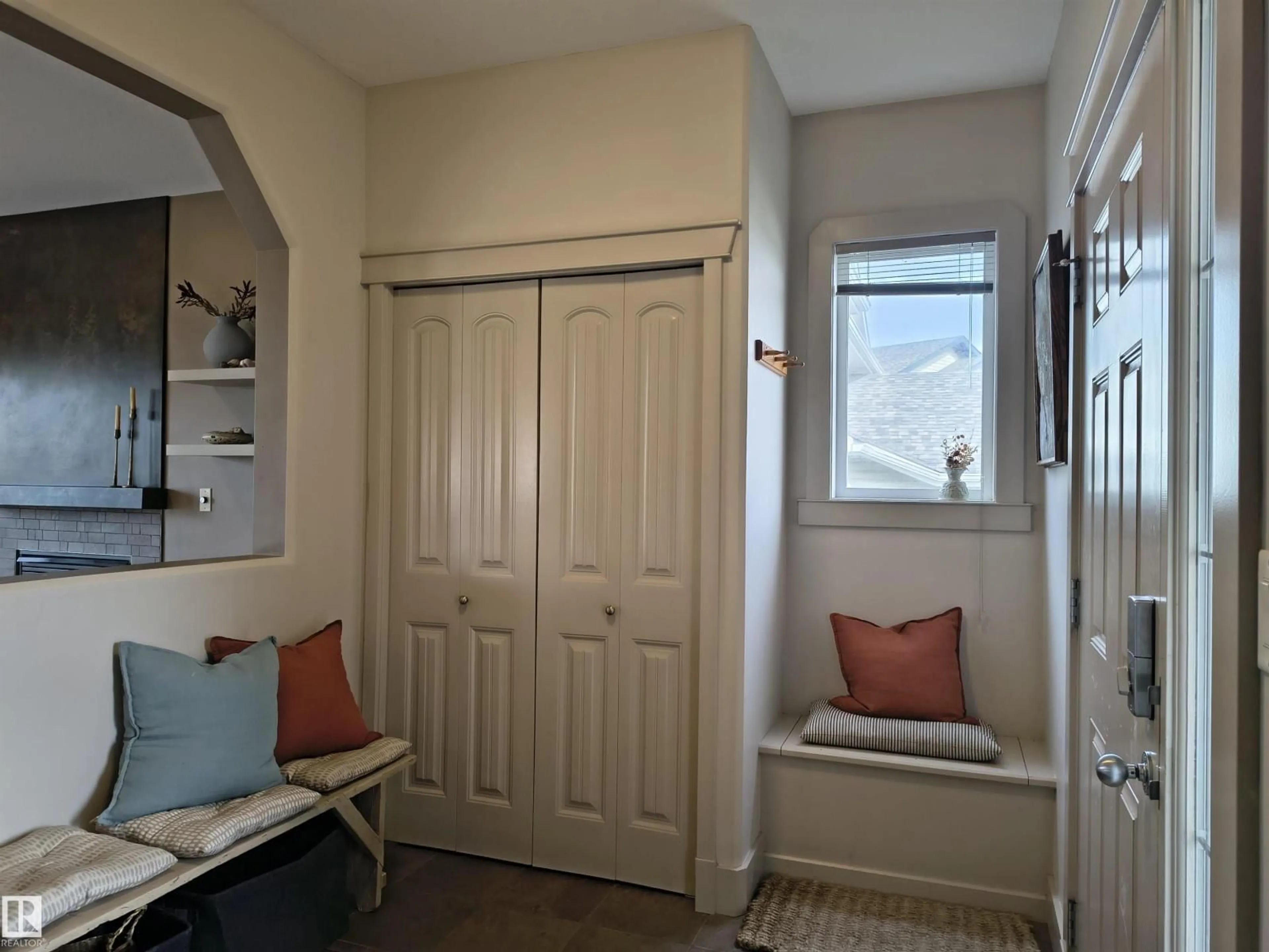 Indoor entryway for 4464 36 ST, Drayton Valley Alberta T7A0A1