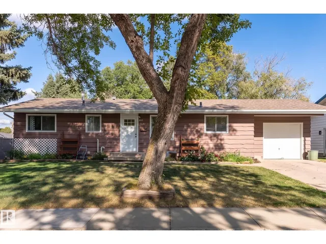 993 CEDAR ST, Sherwood Park 2