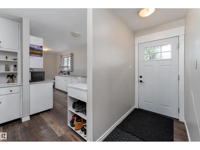 993 CEDAR ST, Sherwood Park 3