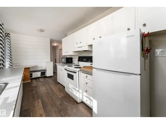 993 CEDAR ST, Sherwood Park 4