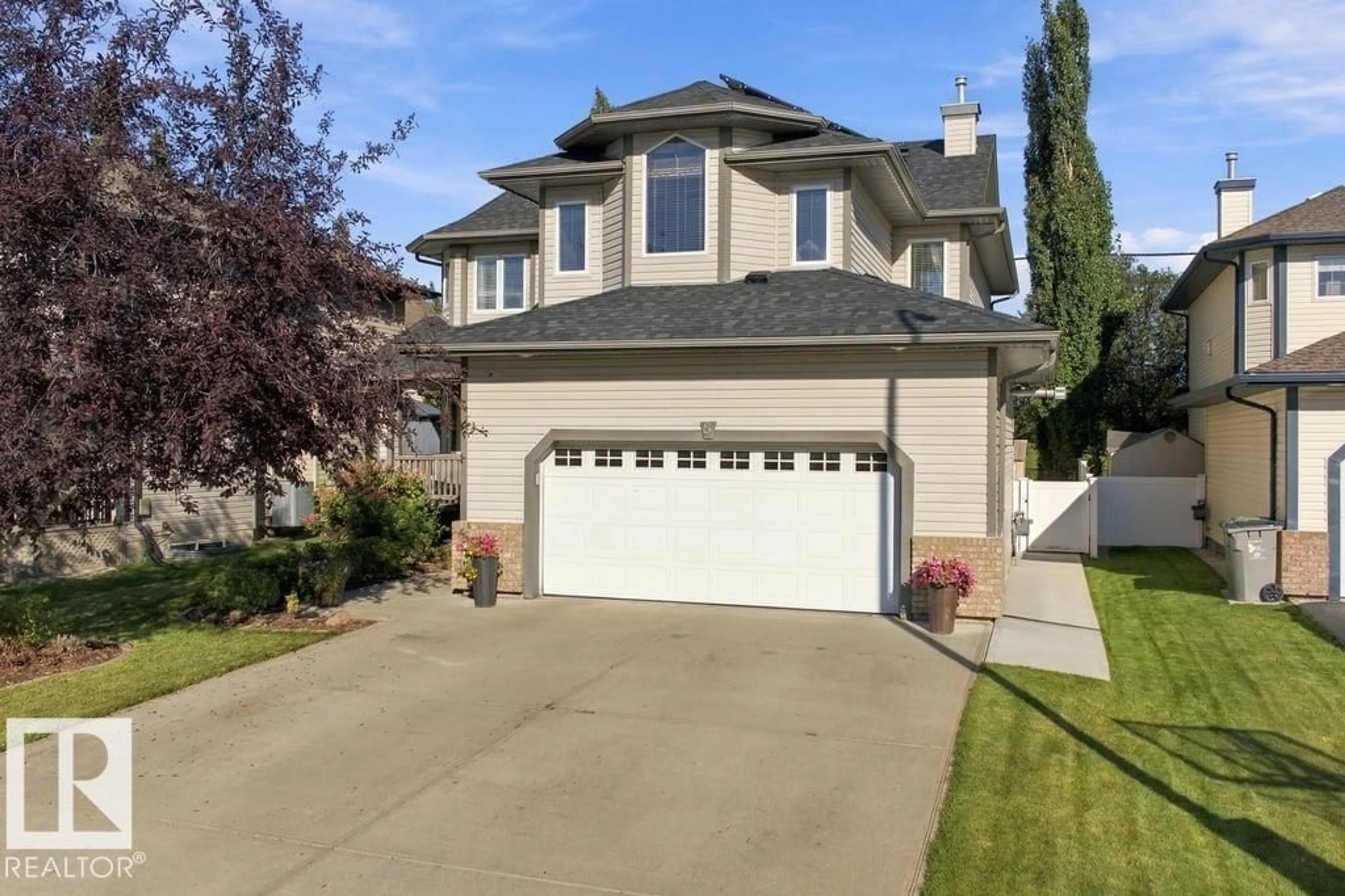 Home with vinyl exterior material, street for 5 ROCHE PL, Beaumont Alberta T4X0B8
