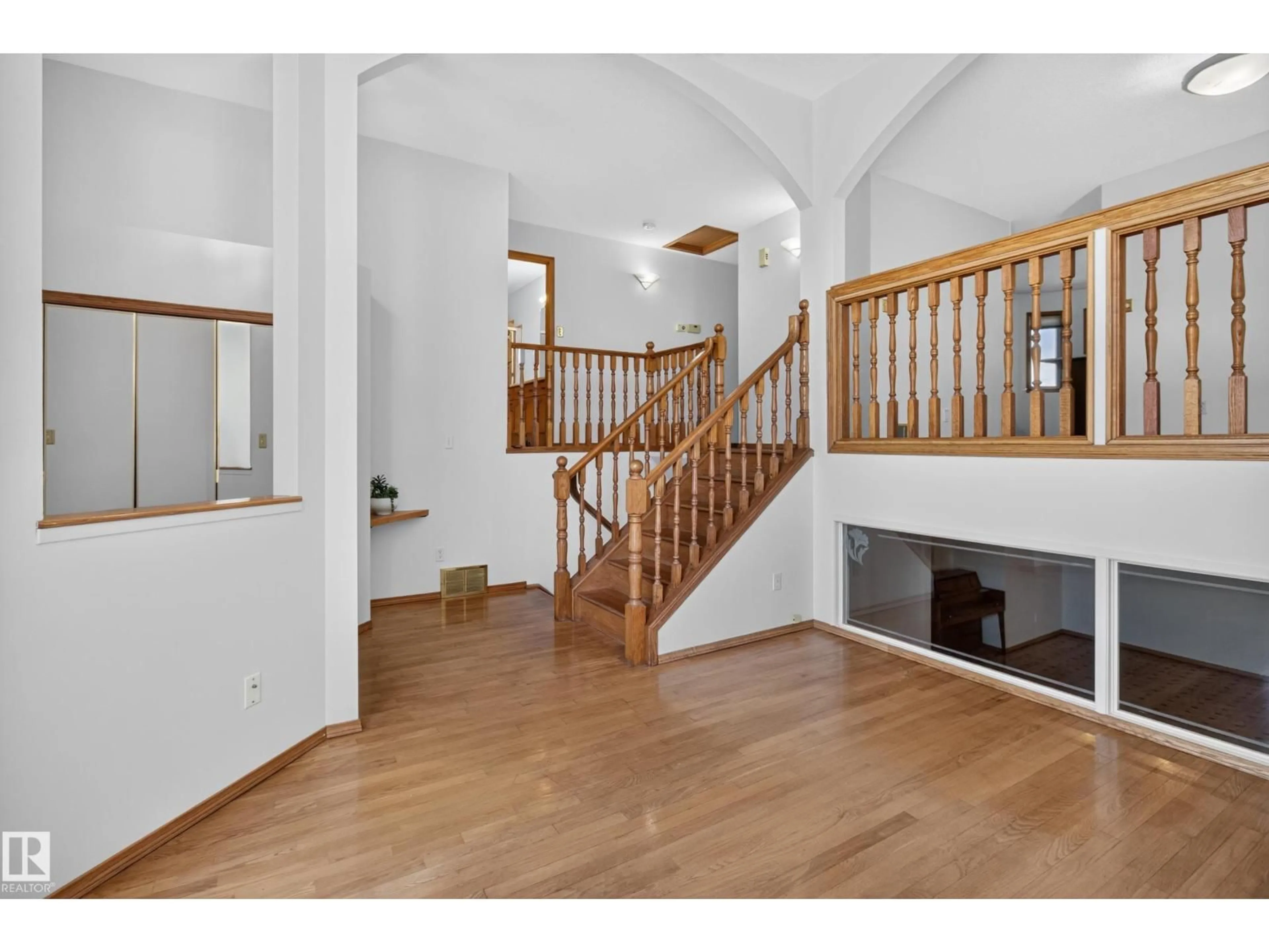 Indoor foyer for NW - 1136 KANE WD, Edmonton Alberta T6L6T6