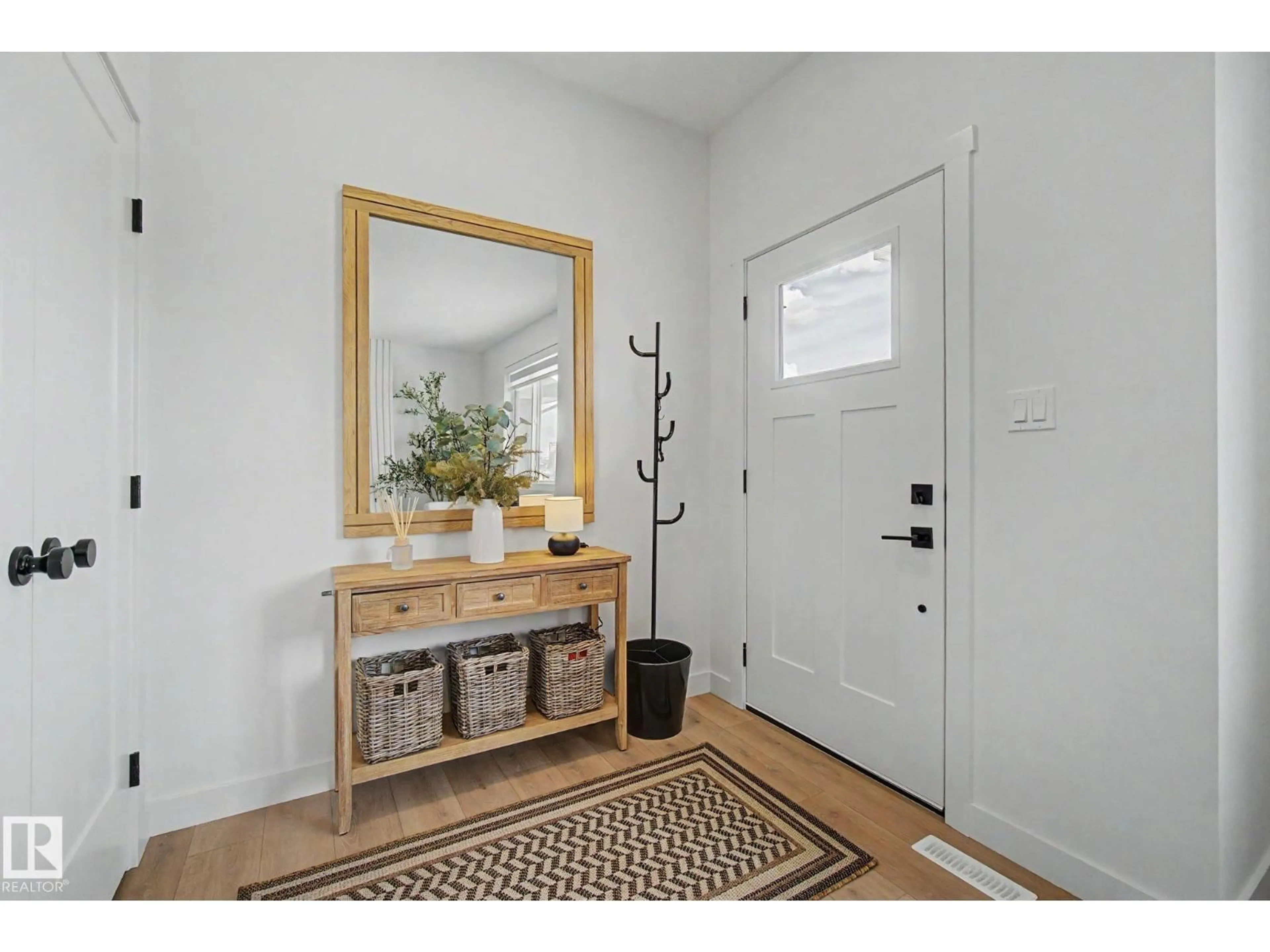 Indoor entryway for 117 BRICKYARD DR, Stony Plain Alberta T7Z0P2