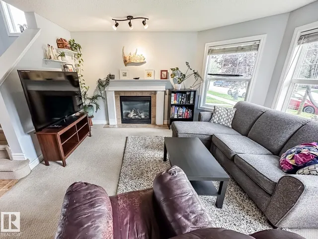 12060 19 AV, Edmonton 5