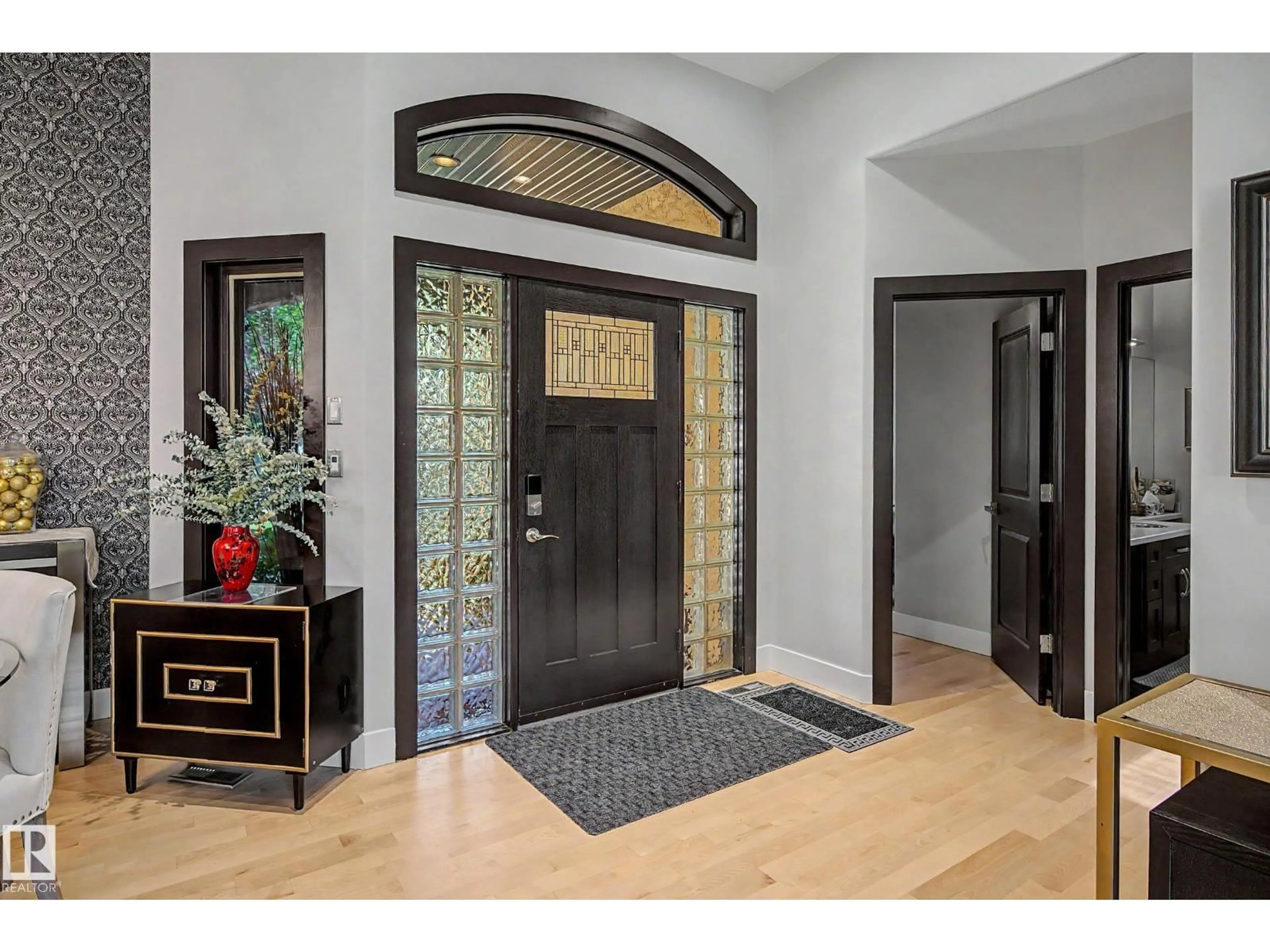 Indoor entryway for 42 KENILWORTH CR, St. Albert Alberta T8N7G3