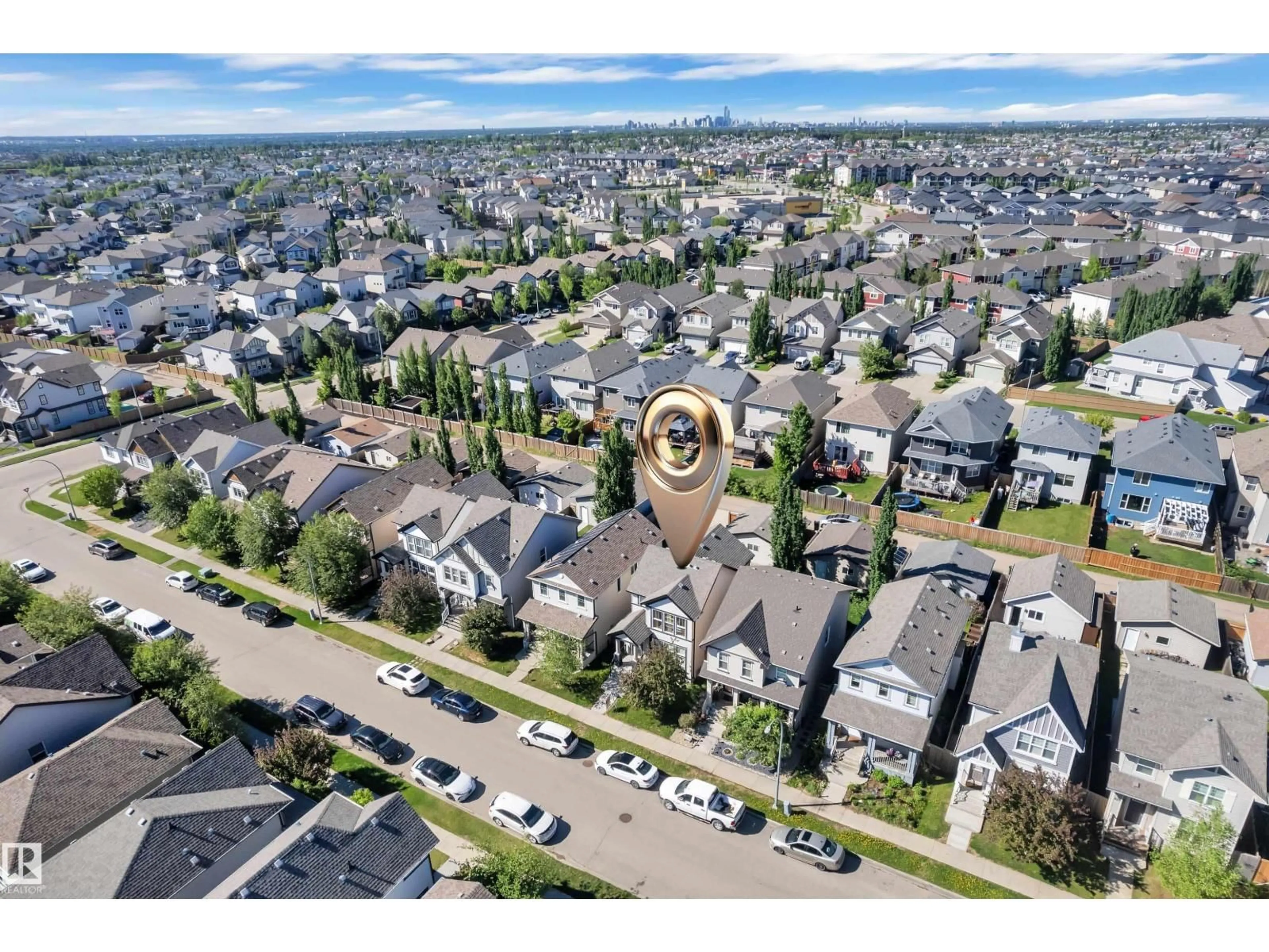 A pic from outside/outdoor area/front of a property/back of a property/a pic from drone, unknown for NW - 621 MCDONOUGH LINK LI, Edmonton Alberta T5Y0M8