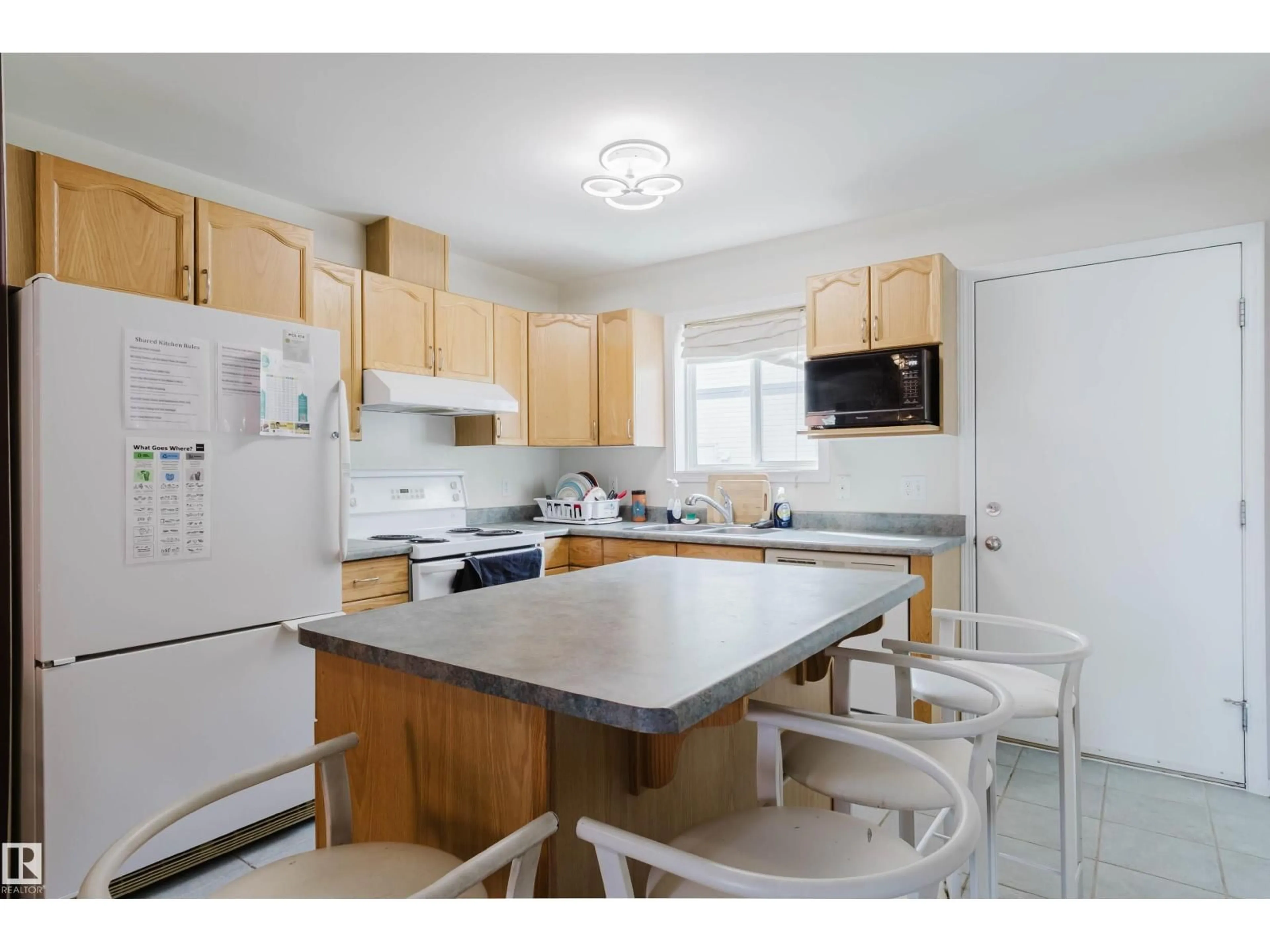 Standard kitchen, unknown for 66 - 10909 106 ST NW, Edmonton Alberta T5H4M7