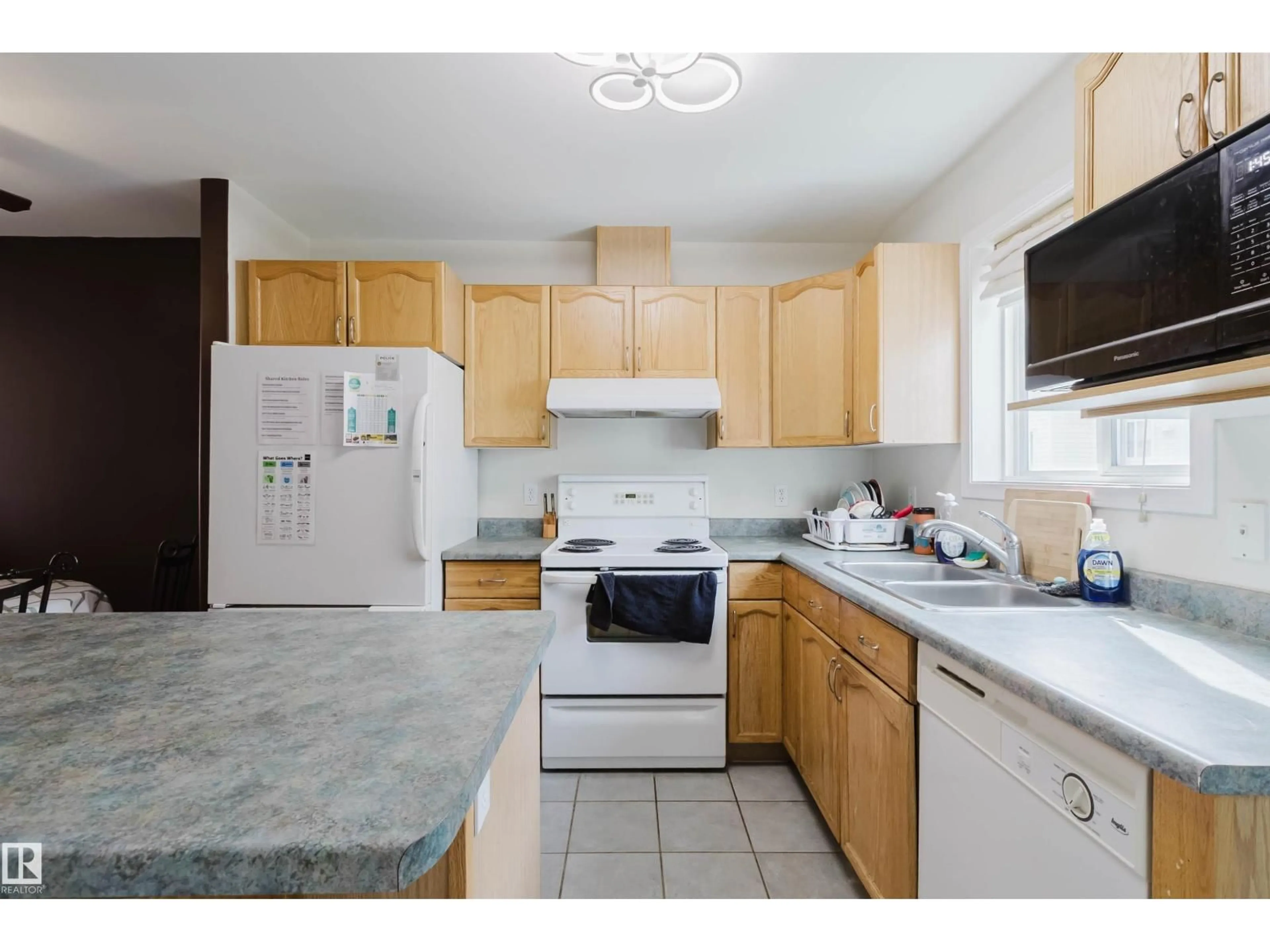 Standard kitchen, unknown for 66 - 10909 106 ST NW, Edmonton Alberta T5H4M7