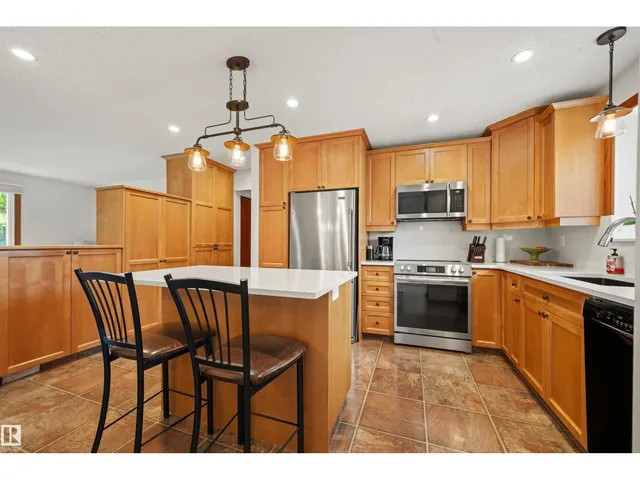 704 WARWICK RD, Edmonton 5