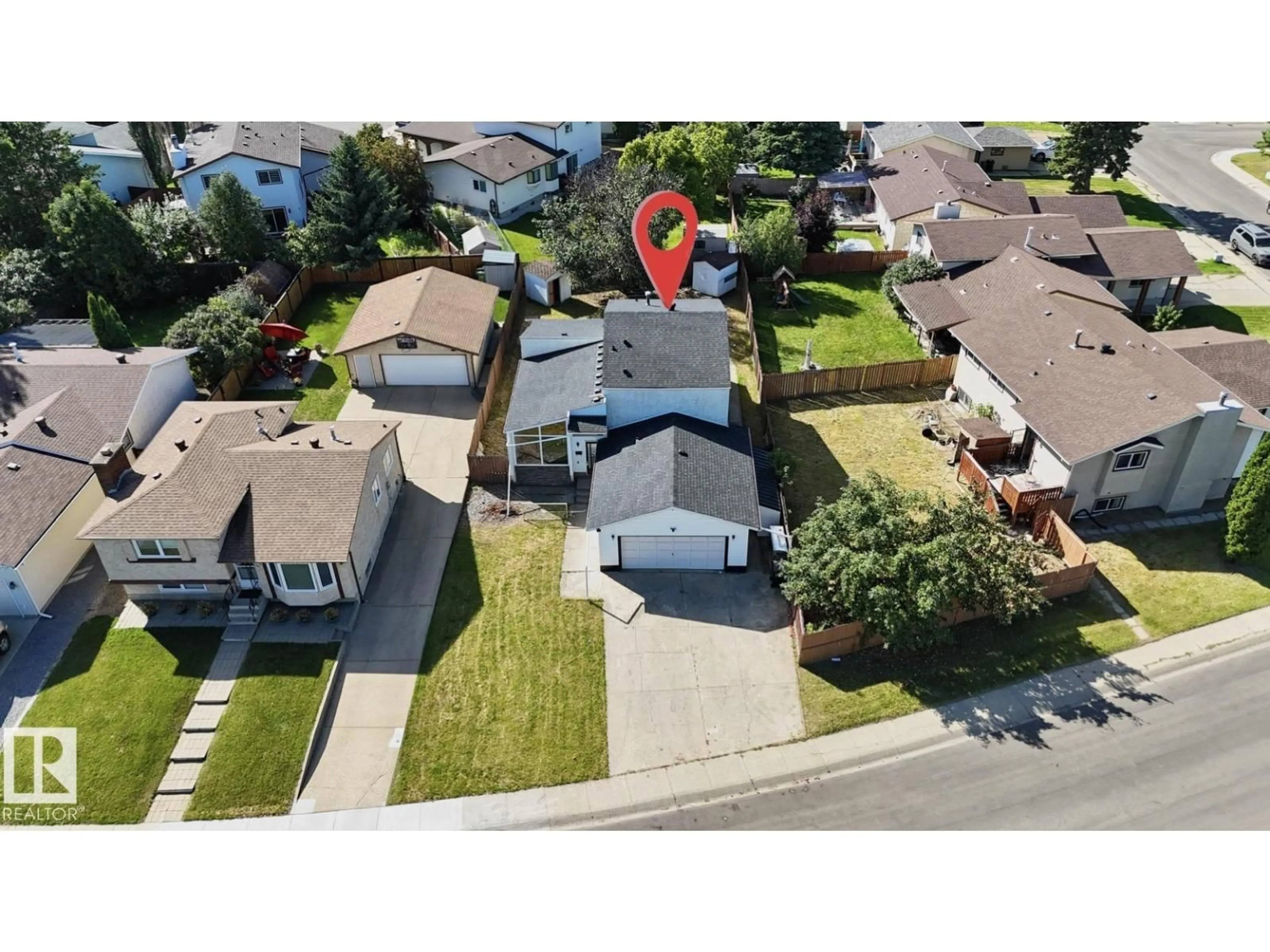 A pic from outside/outdoor area/front of a property/back of a property/a pic from drone, street for NW - 1768 48A ST, Edmonton Alberta T6L2Y1
