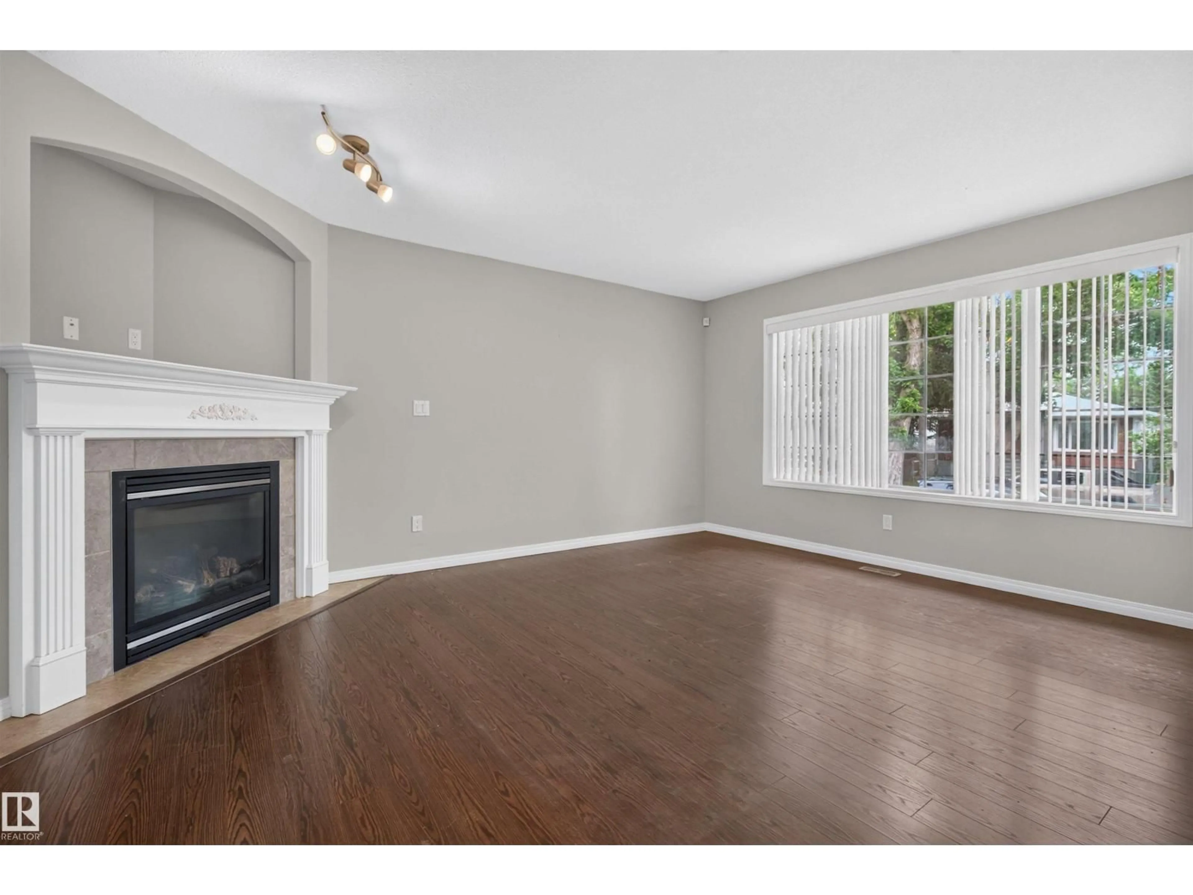 A pic of a room for 11910 93 ST, Edmonton Alberta T5G1E5