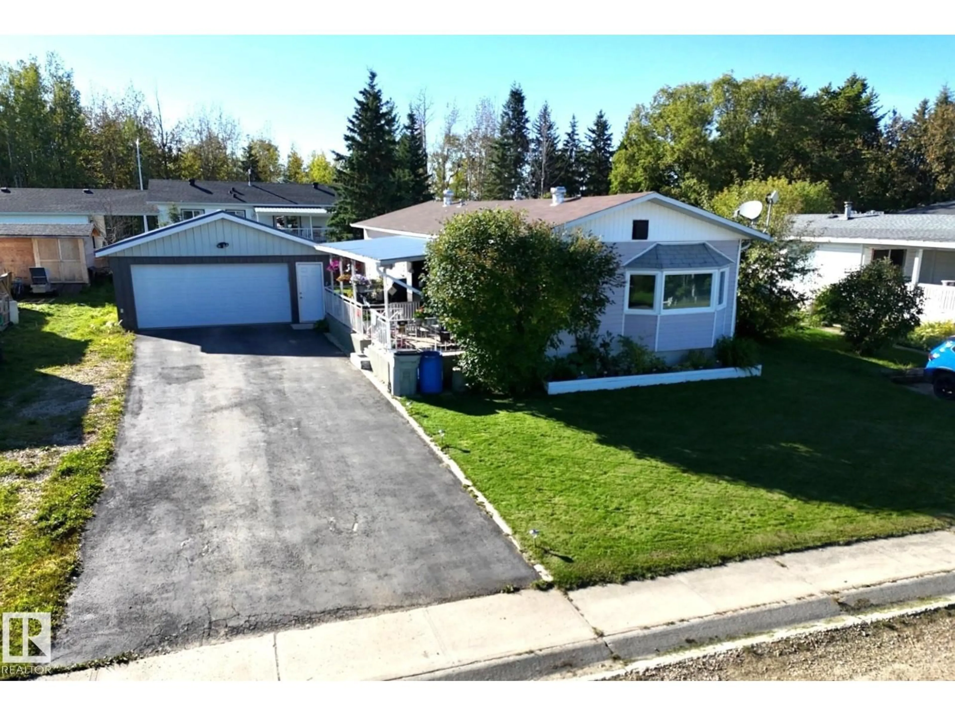 A pic from outside/outdoor area/front of a property/back of a property/a pic from drone, street for 5324 46B STREET, Evansburg Alberta T0E0T0