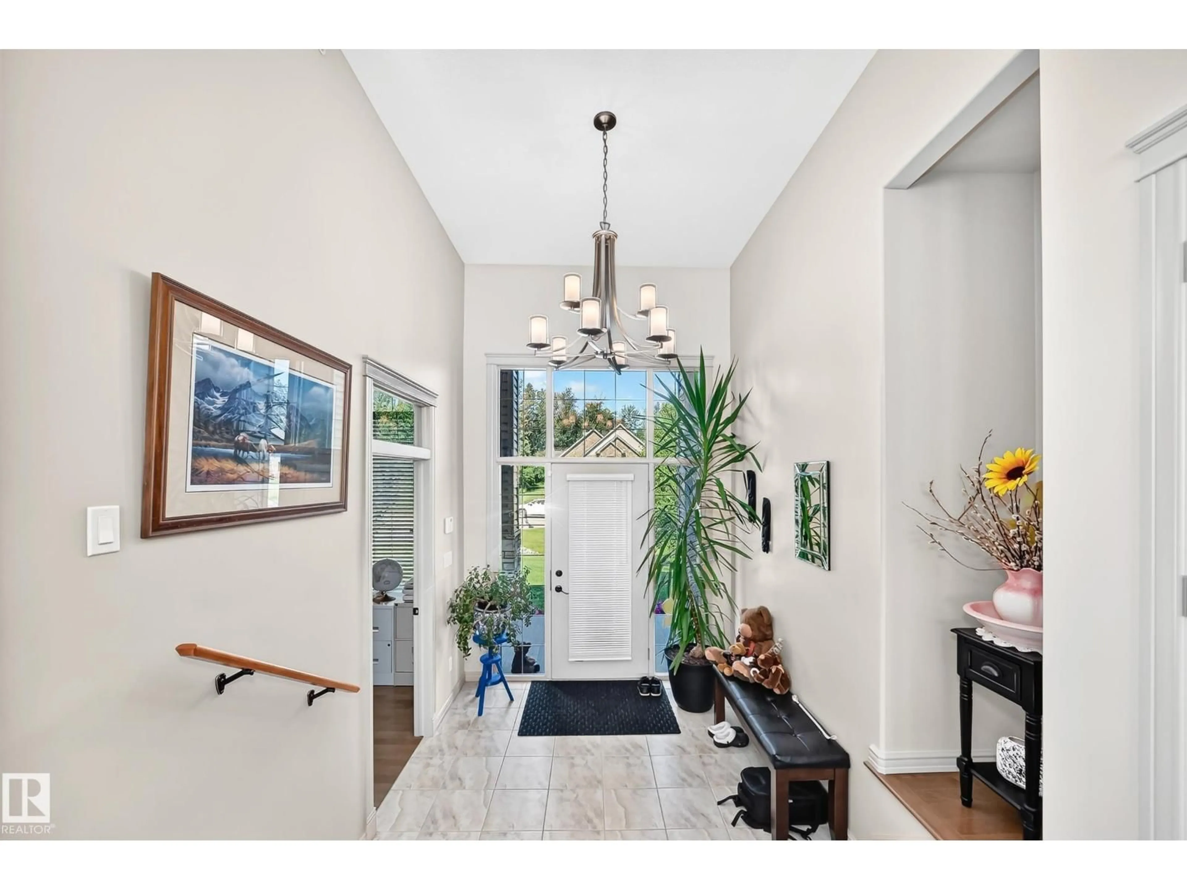 Indoor entryway for #7 - 53216 RGE ROAD 264 RGE ROAD, Rural Parkland County Alberta T7Y1A4