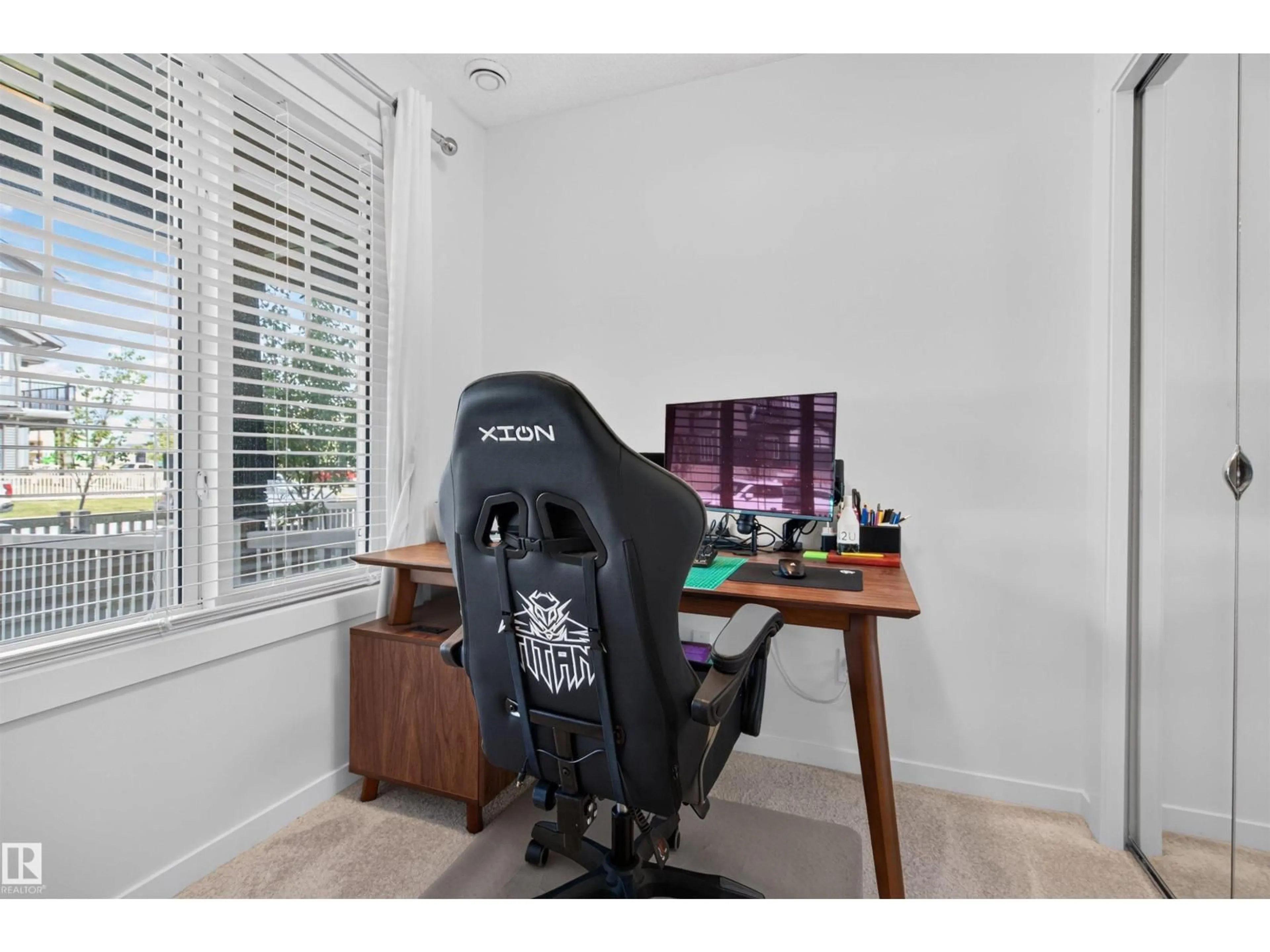 A pic of a room for 22709 84 AV, Edmonton Alberta T5T4B4