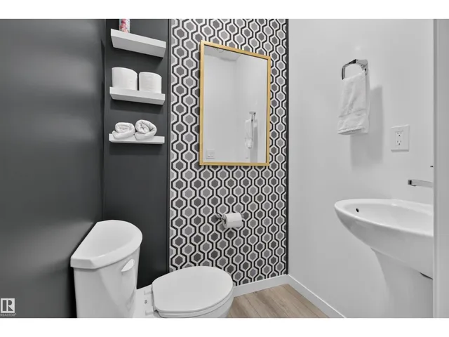 22709 84 AV, Edmonton 5