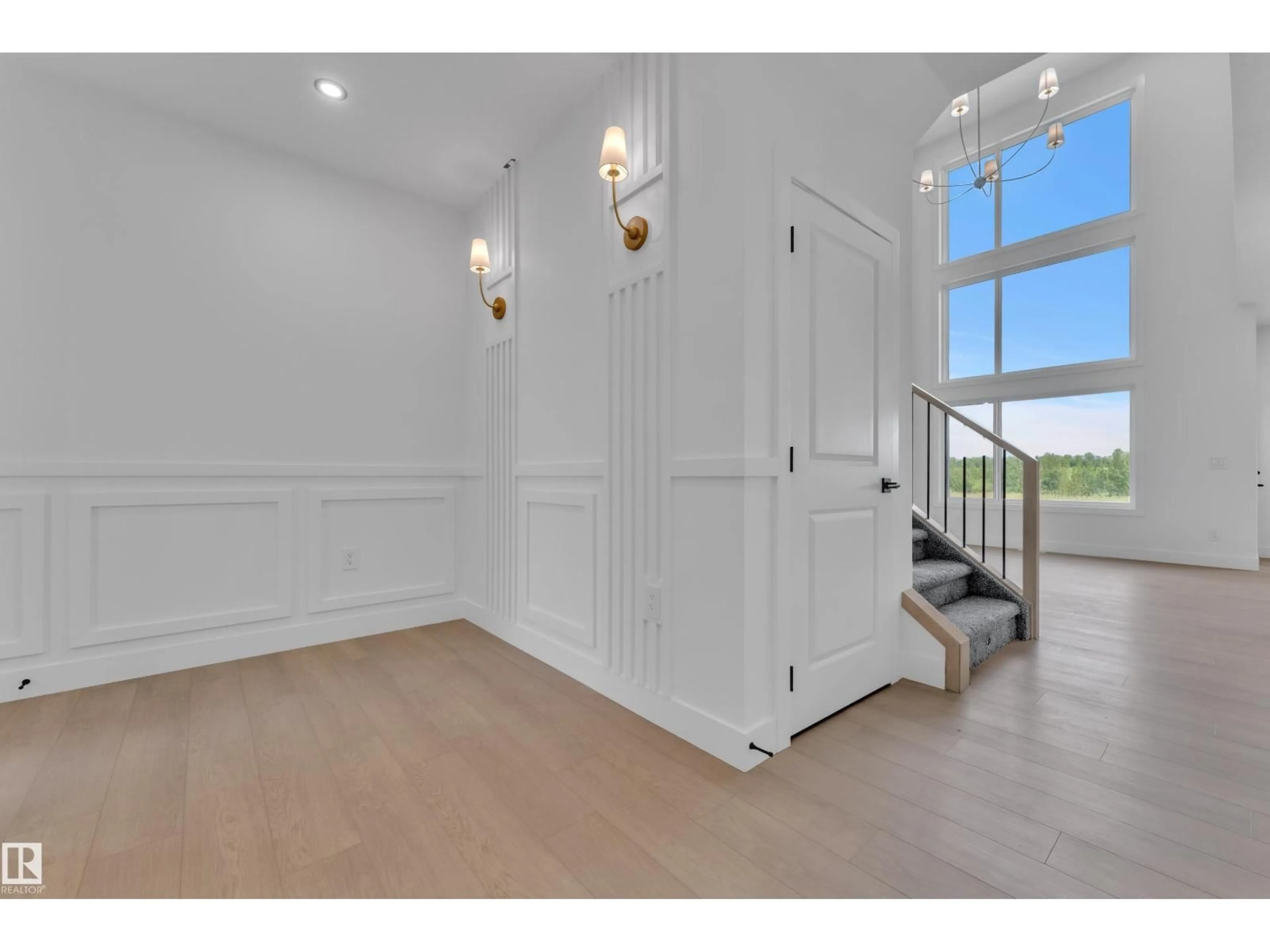 Indoor entryway for 1129 STARLING DR, Edmonton Alberta T5S0X9