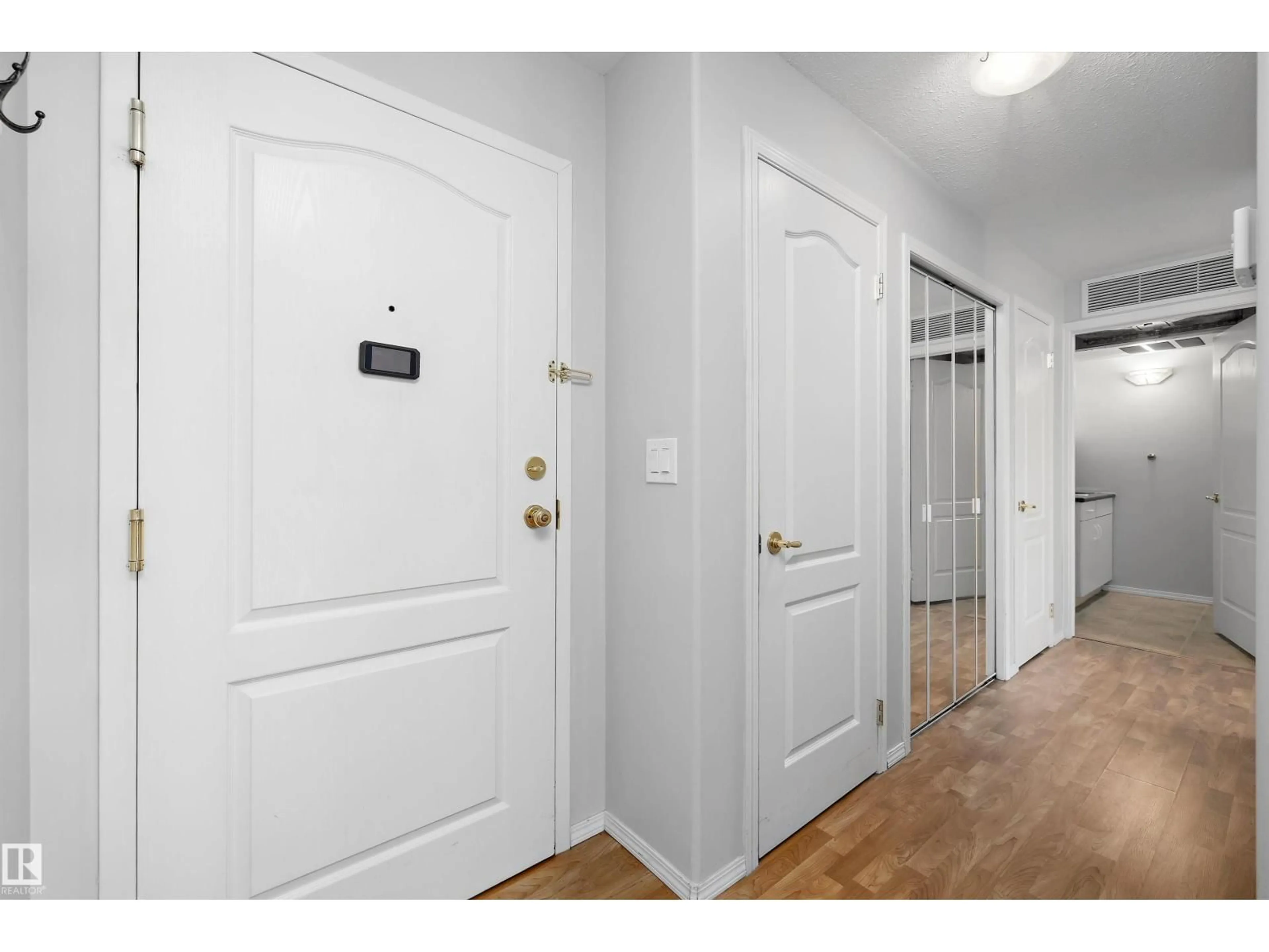 Indoor entryway for #401 - 237 YOUVILLE DR, Edmonton Alberta T6L7G2