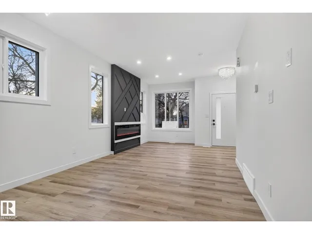 NW - 11927 90 ST, Edmonton 4