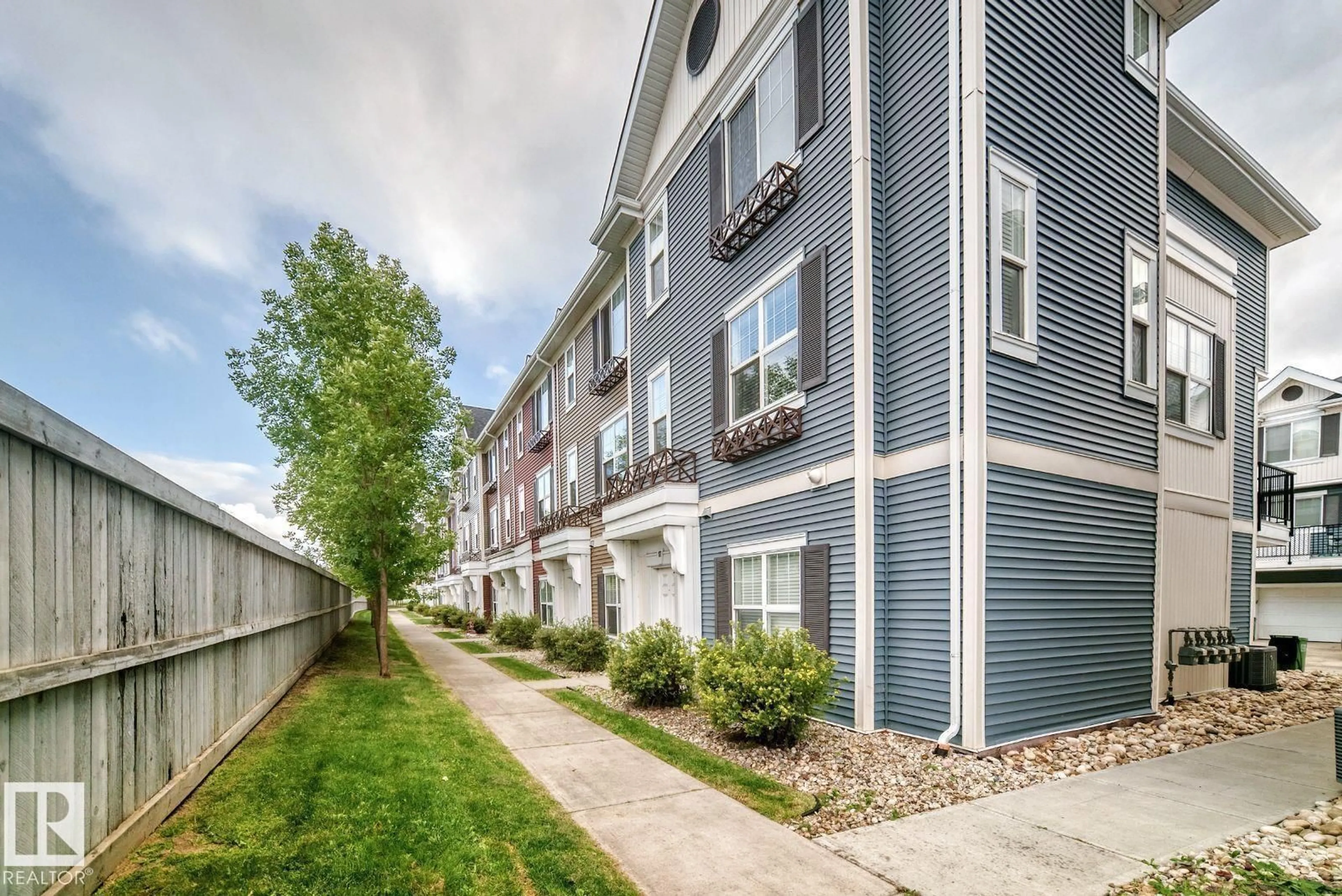 Patio, street for 20 8315 180 AV NW, Edmonton Alberta T5Z0J2