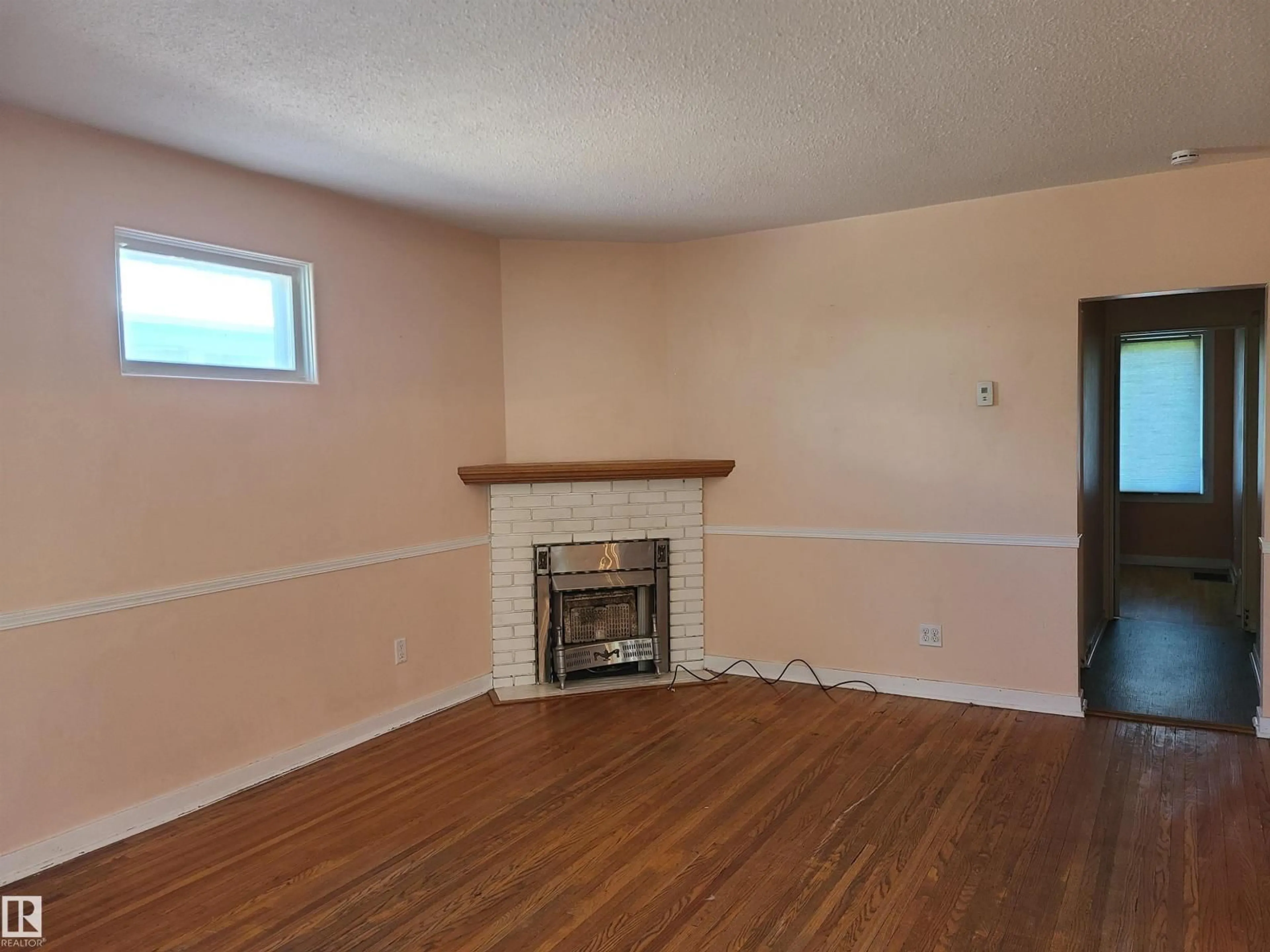 A pic of a room for 11143 127 ST, Edmonton Alberta T5M0T5