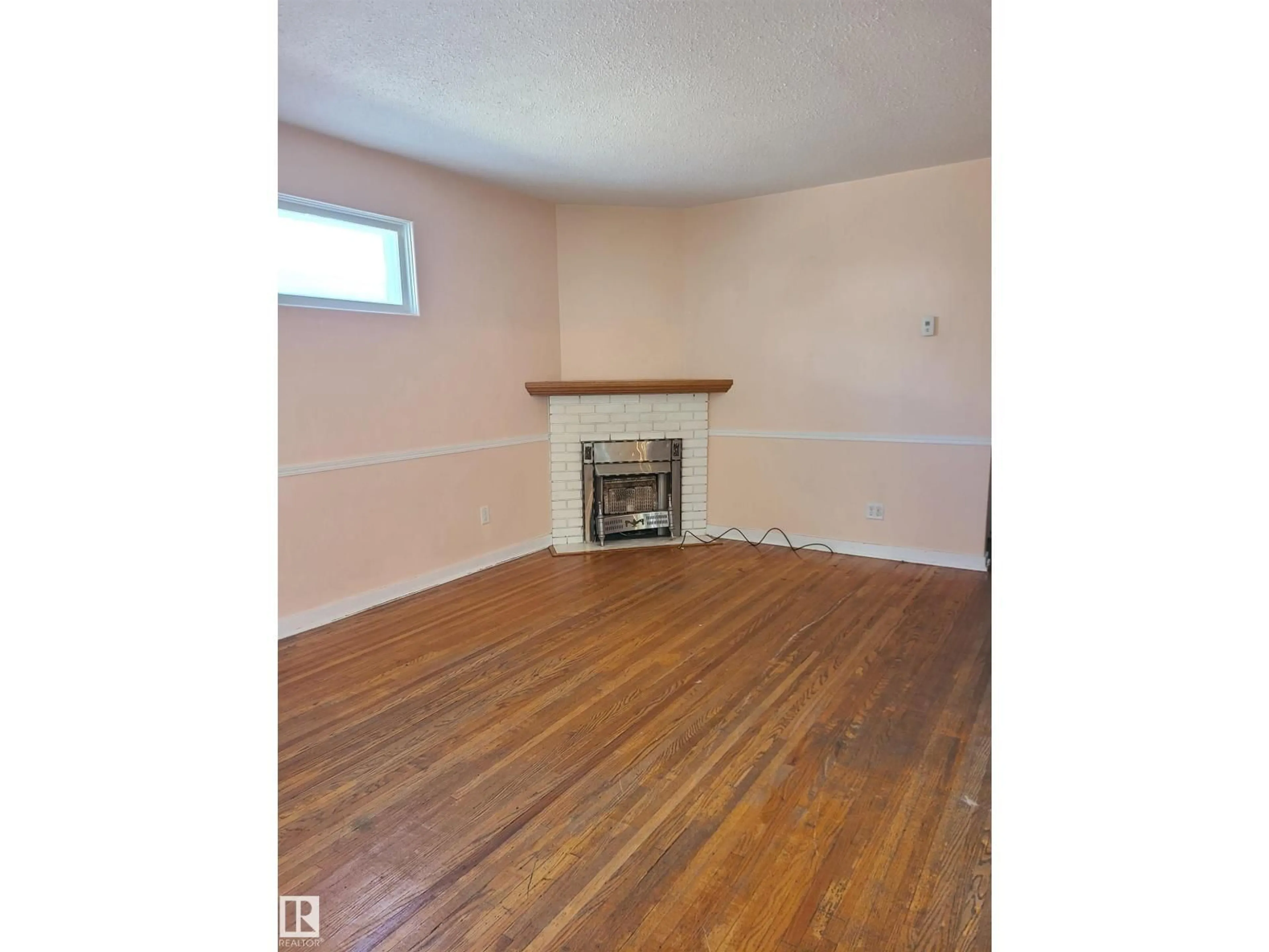 A pic of a room for 11143 127 ST, Edmonton Alberta T5M0T5