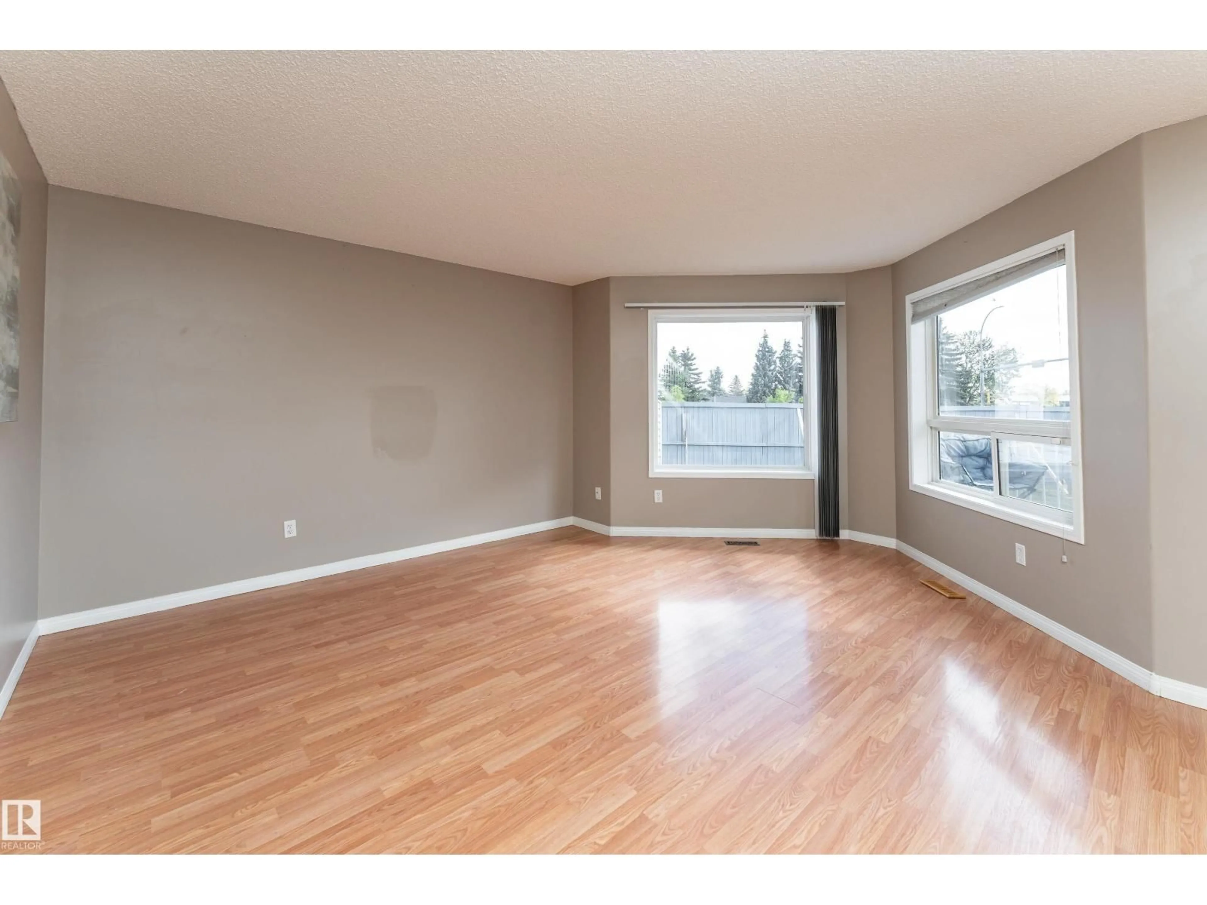 A pic of a room for 10 - 15 CRANBERRY DR, Sherwood Park Alberta T8H2A1