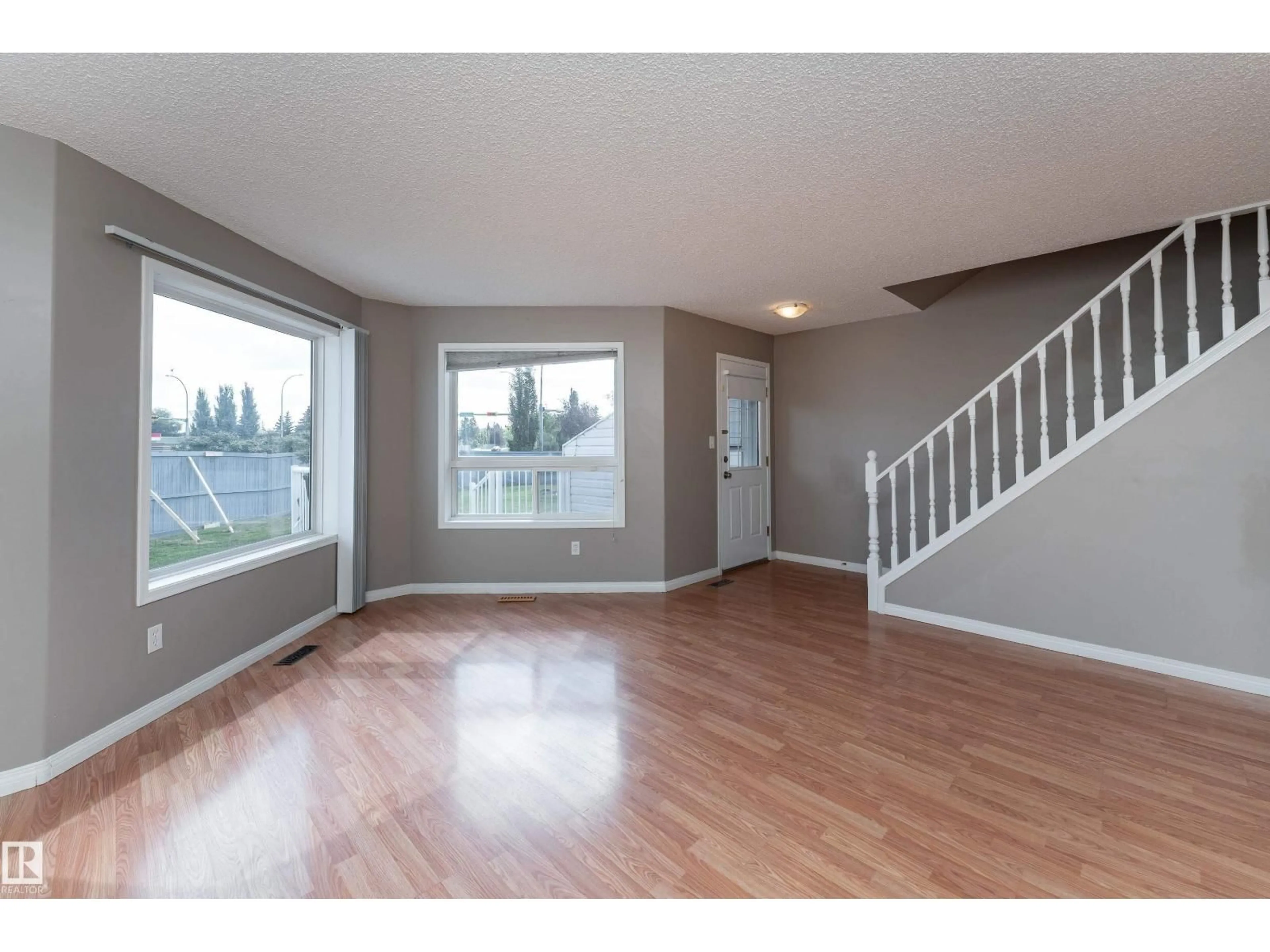 Unknown for 10 - 15 CRANBERRY DR, Sherwood Park Alberta T8H2A1