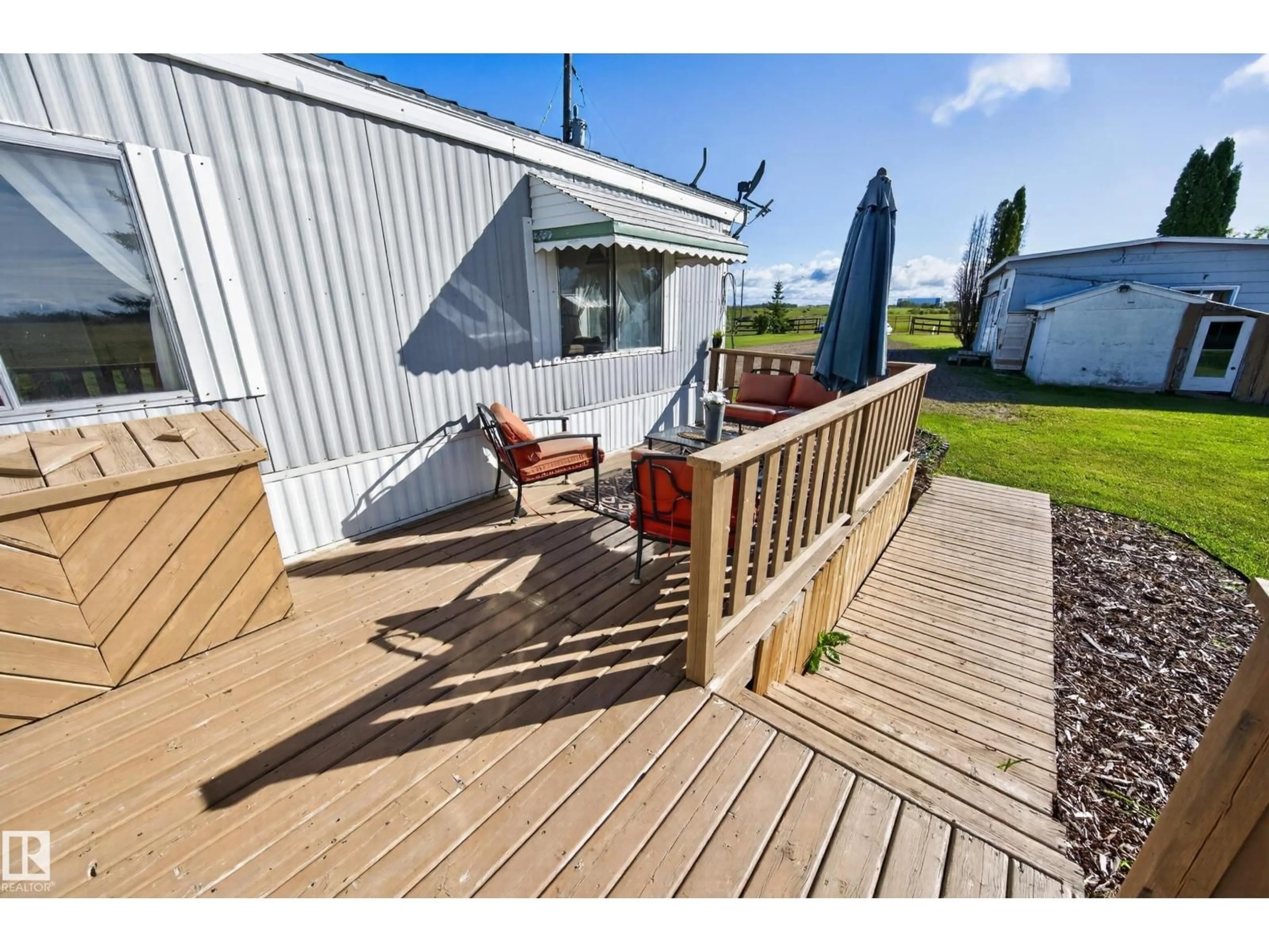 Patio, unknown for 48028 RR 133, Rural Beaver County Alberta T8B4N0